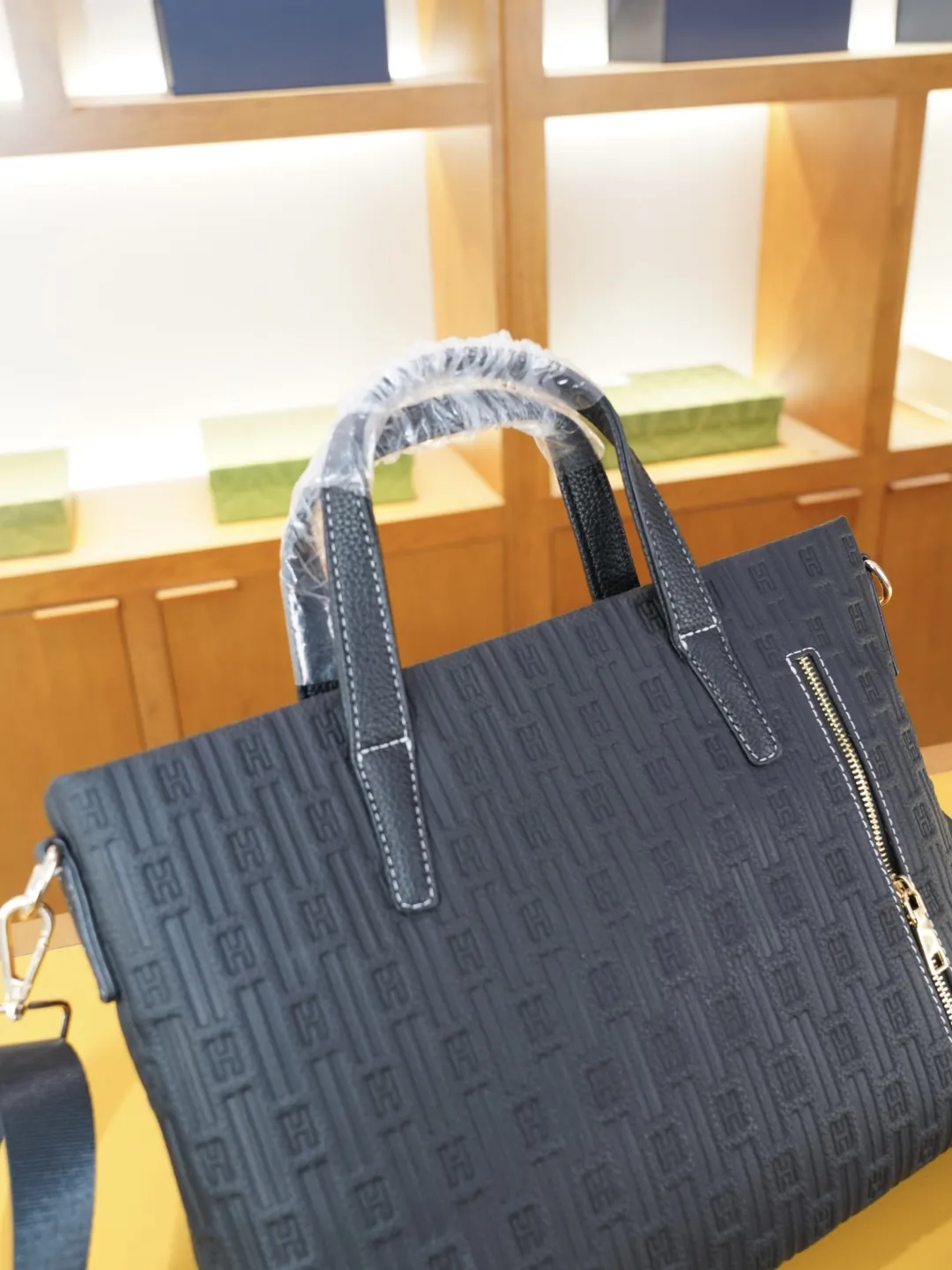 P155 🇫🇷 Hermes 爱马仕 官网同步 高版本 手提斜挎背包 永恒不过时的标志性产品 纯原单小牛皮 顶级五金制作 非市面普通版本 贸易公司订单货 今年最爱的款式 全部实拍 实用性非常高 完全不用担心穿搭【规格:38x28x5】