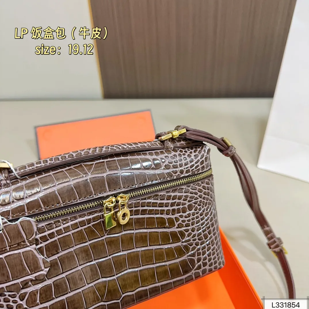 牛皮💰170 礼盒包装 Loro piana 鳄鱼纹饭盒包Lp化妆包L19 爱马仕平替 尺寸19×12