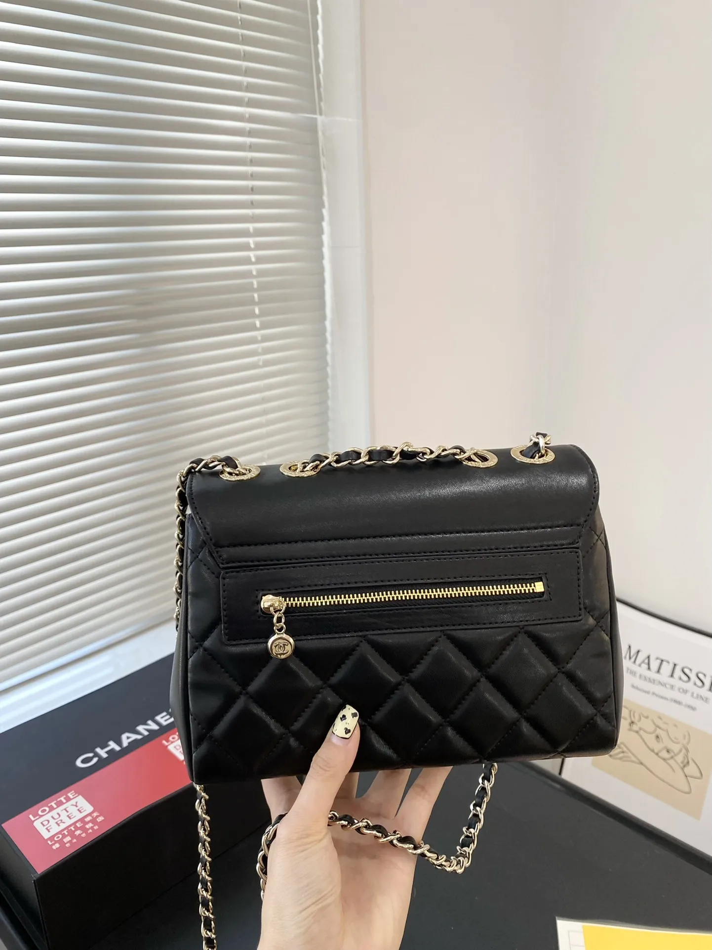 🅿️💰170配折叠礼盒✅🔜 【尺寸】22*15 网红推荐款 外出旅行必备✈️✈️香奈儿链条包 小号 ‼️ Chanel Pharrell 香奈儿机场包 顶级材质 原版五金logo ～ 网红街拍神奇‼️ 超级耐看 百搭 ～3309