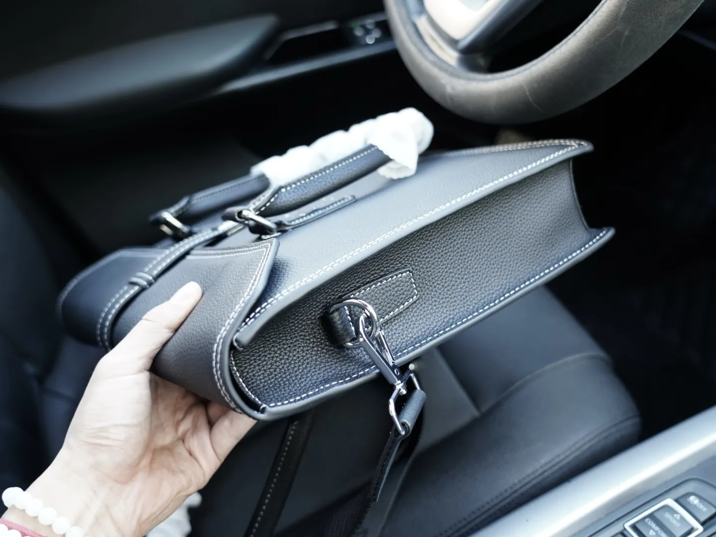 P315 🇫🇷 Hermes 爱马仕 官网同步 高版本 公文斜挎手提背包 独家首发 原单小牛皮材质 顶级五金配件 非市面普通货 低调奢华 完全不浮夸的款 日常又时髦 斜挎还是手提都可以 【规格：40x30x9】