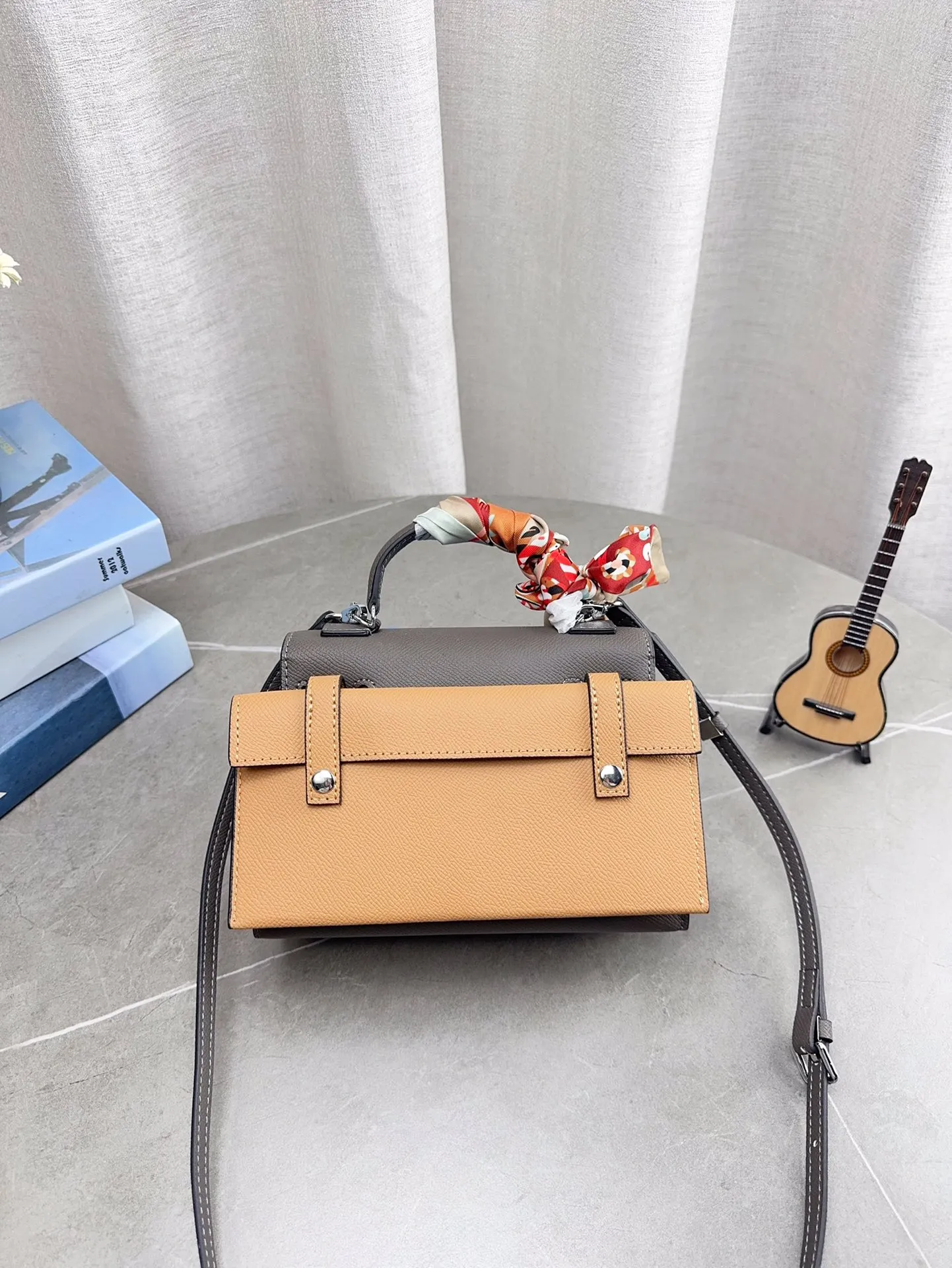 配折叠礼盒 爱马仕Kelly Doll 马赛克 娃娃包 爱马仕锦葵紫马赛克娃娃Kellydoll的娃娃包系列 实物真的可爱爆!尺寸19*13cm p220