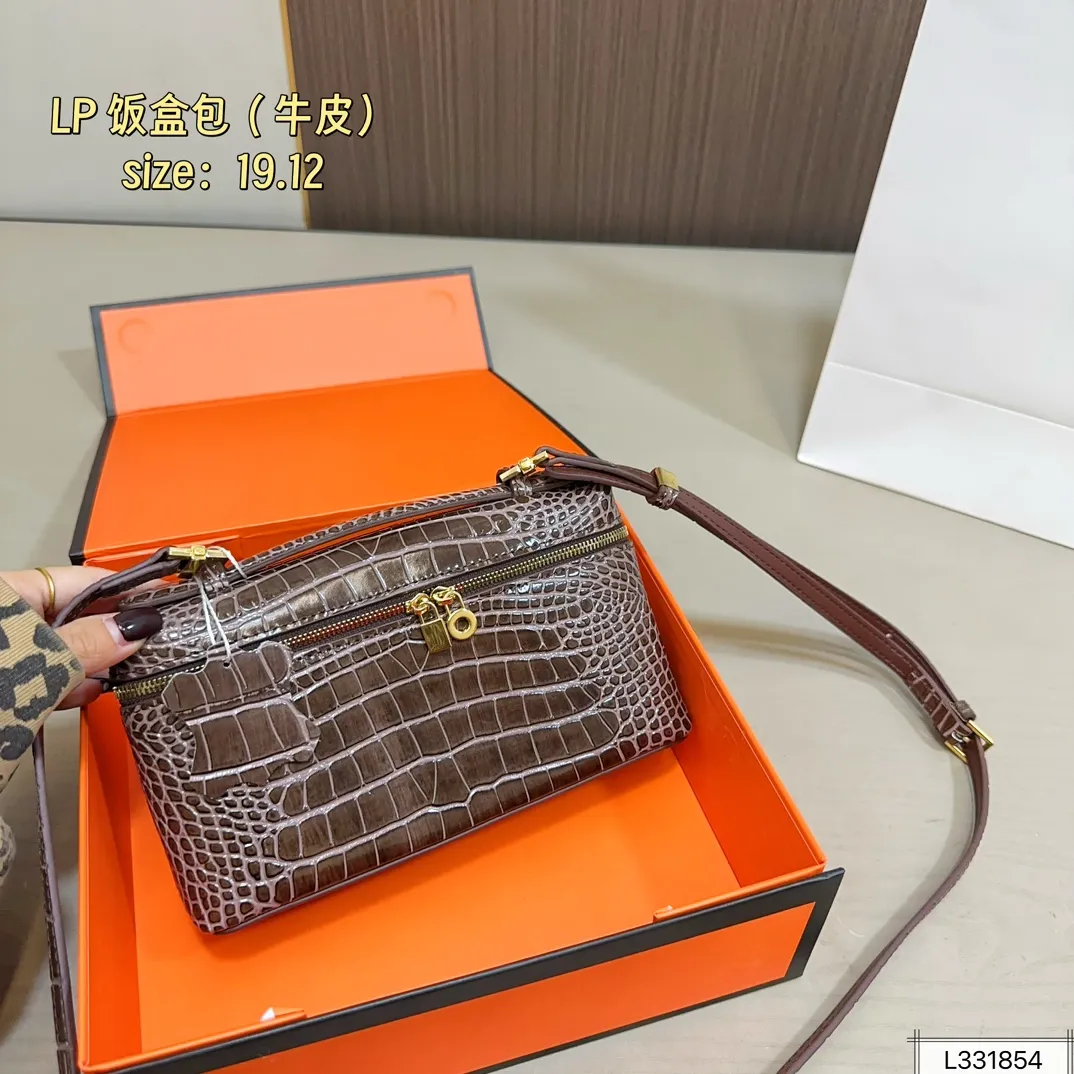 牛皮💰170 礼盒包装 Loro piana 鳄鱼纹饭盒包Lp化妆包L19 爱马仕平替 尺寸19&times;12