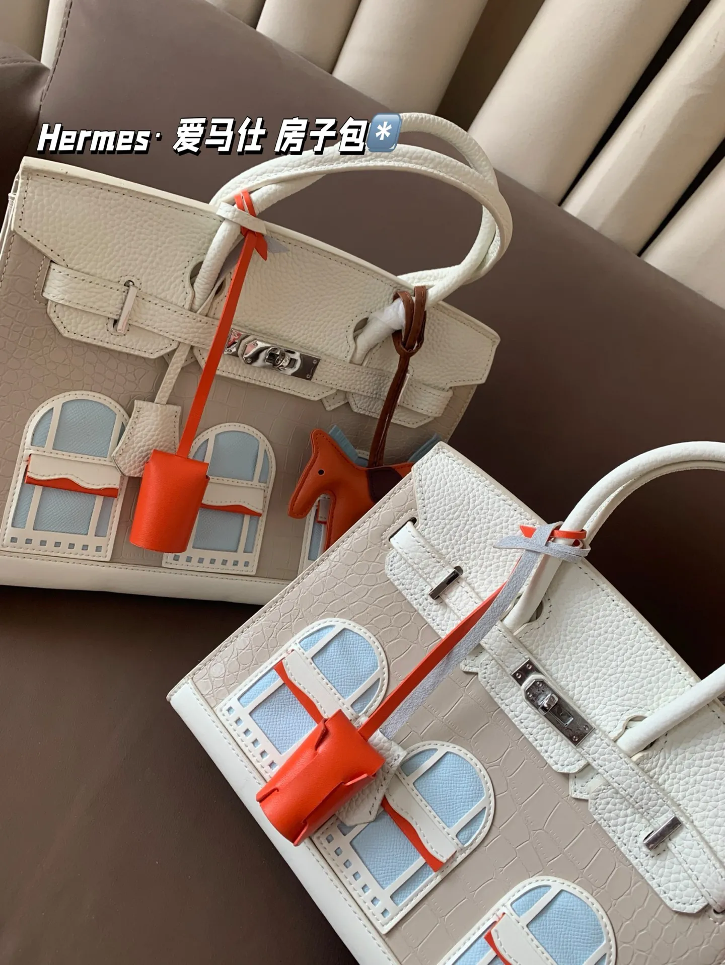 大P300 中P280 小P260 配礼盒🎁. Hermes· 爱马仕 房子包 轻松演绎复古时髦 包型挺阔,简约而不简单不需要过多的装饰,日常搭配西装和T恤,就能将高级感体现的淋漓尽致!尺寸大30*24 中25*21 小20*18