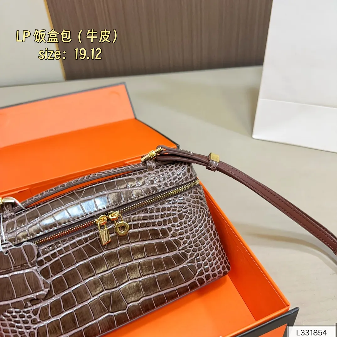 牛皮💰170 礼盒包装 Loro piana 鳄鱼纹饭盒包Lp化妆包L19 爱马仕平替 尺寸19×12