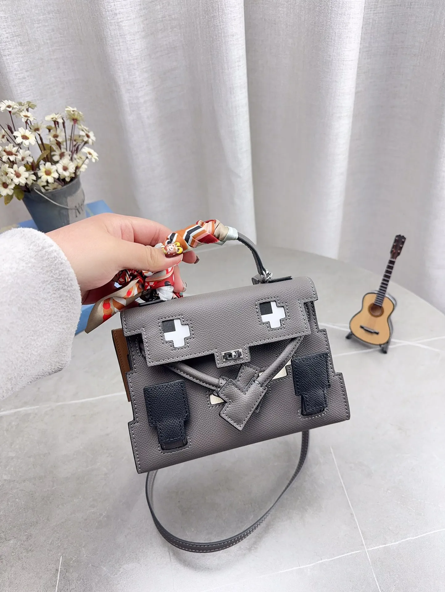 配折叠礼盒 爱马仕Kelly Doll 马赛克 娃娃包 爱马仕锦葵紫马赛克娃娃Kellydoll的娃娃包系列 实物真的可爱爆！尺寸19*13cm p220