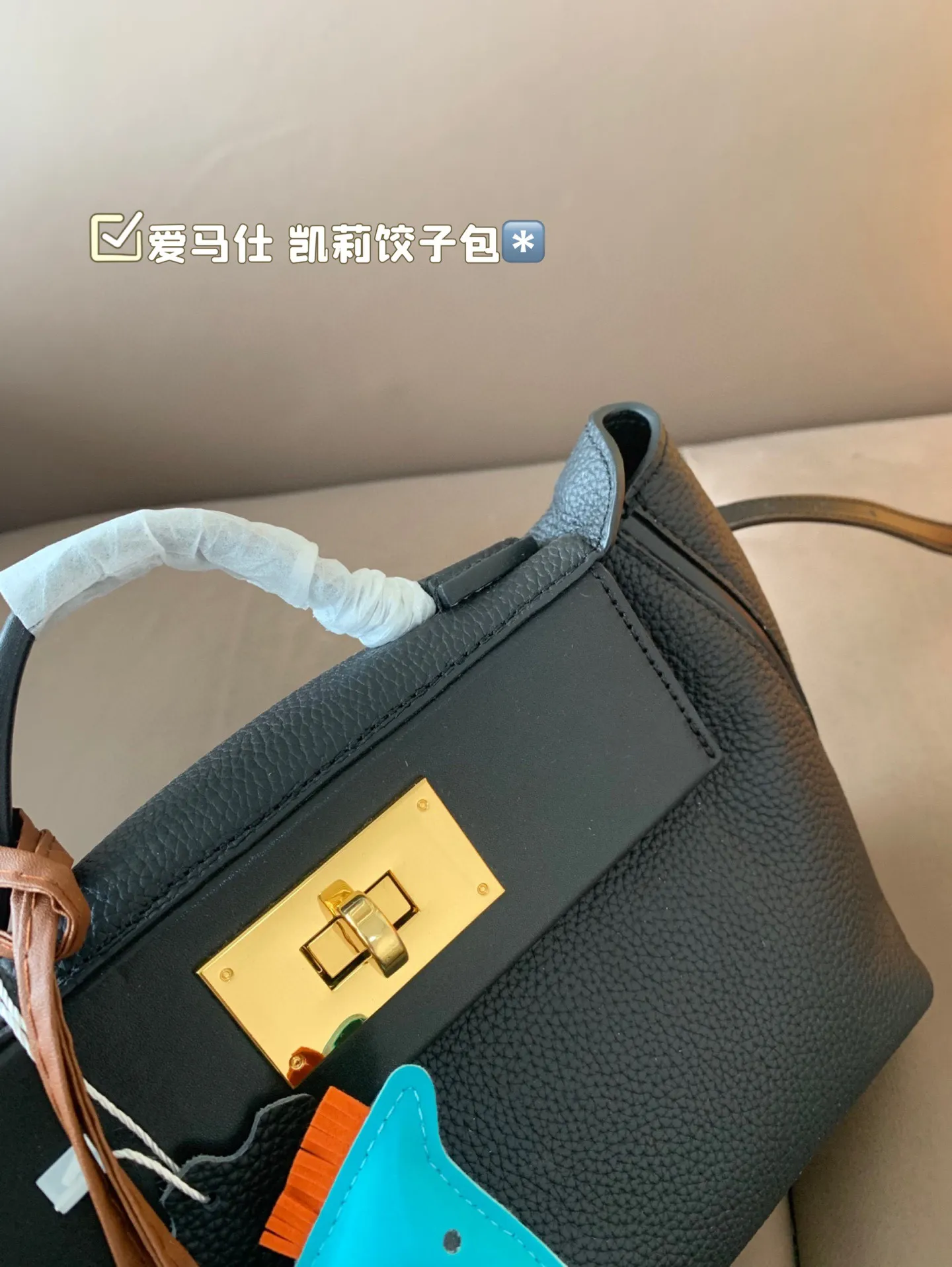 P255 纯皮 爱马仕 凯莉饺子包 材质进口,喜欢这个款式的美妞们，必须拿下啦，原版开模定制出货，五金带logo 对版纹路开料制作，名媛优雅高贵 尺寸：21*16