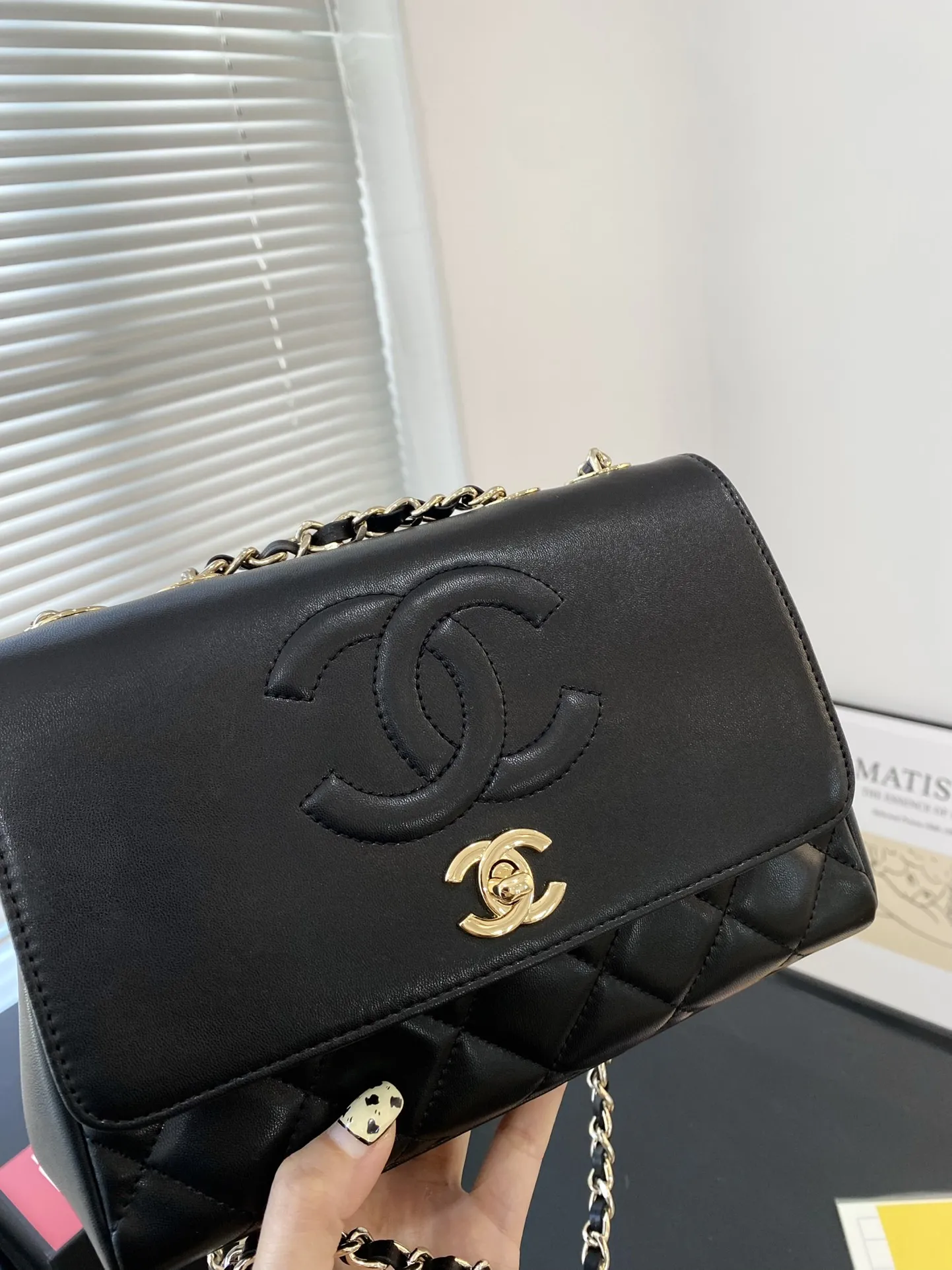 🅿️💰170配折叠礼盒✅🔜 【尺寸】22*15 网红推荐款 外出旅行必备✈️✈️香奈儿链条包 小号 ‼️ Chanel Pharrell 香奈儿机场包 顶级材质 原版五金logo ~ 网红街拍神奇‼️ 超级耐看 百搭 ~3309