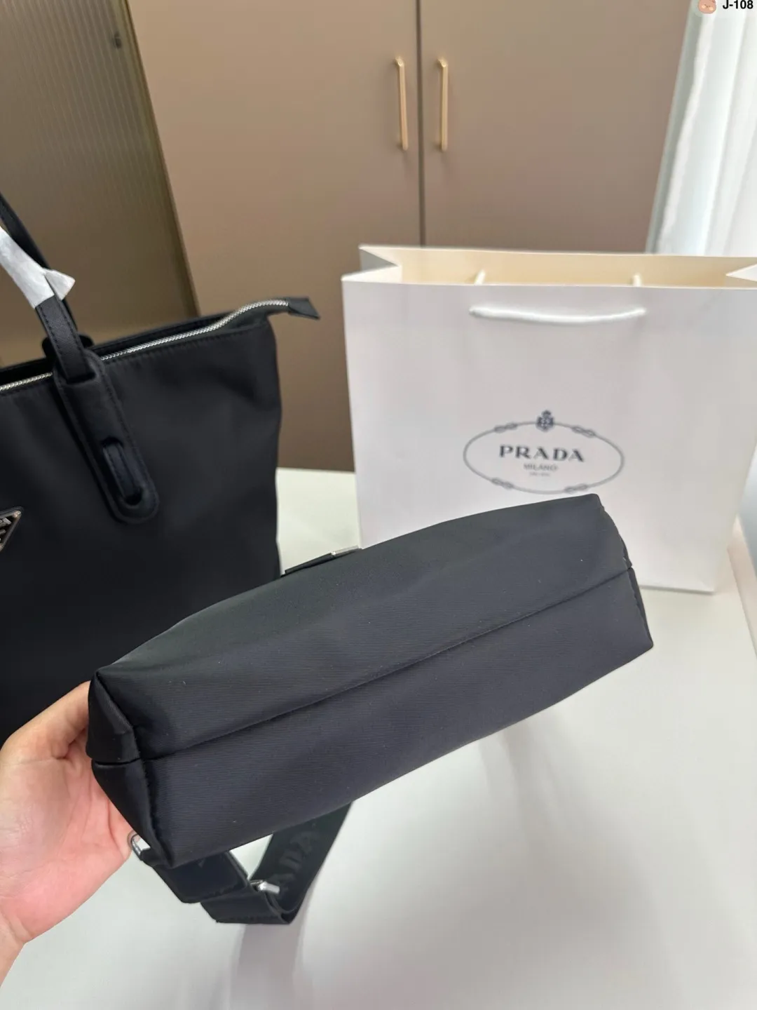 💰p135 J-108尺寸33&times;21 普拉达购物袋 二合一 可盐可甜极致美感 时尚百搭上身可爱且魅力