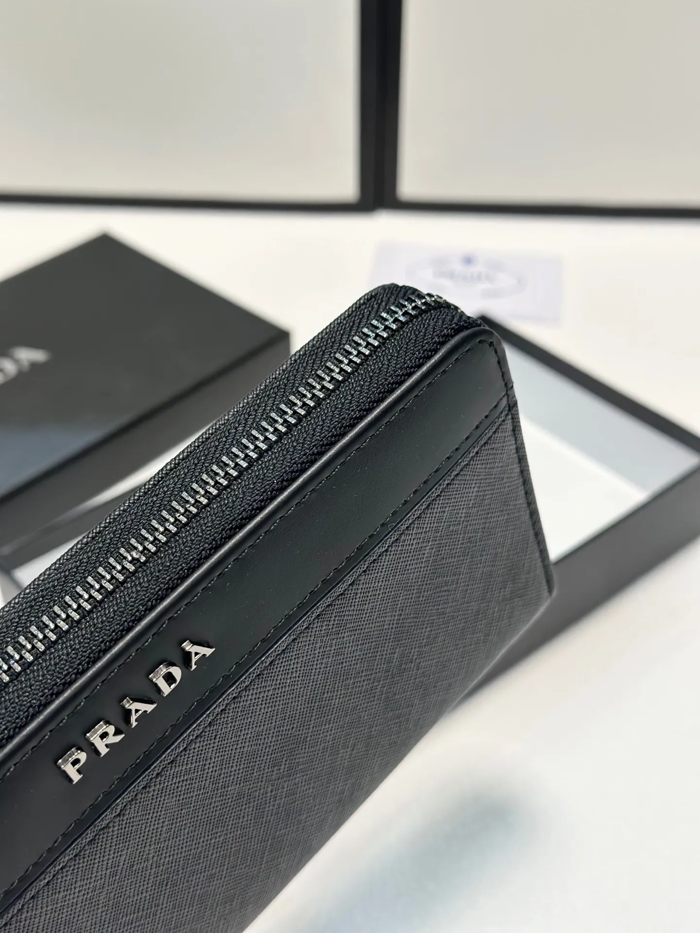 P100🎀🎀颜色 黑🎀尺寸 20x10🎀普拉达爆款十字纹牛皮😈💥原版十字纹牛皮🐂高端品质👍🏻精致车线做工💎值得拥有‼️