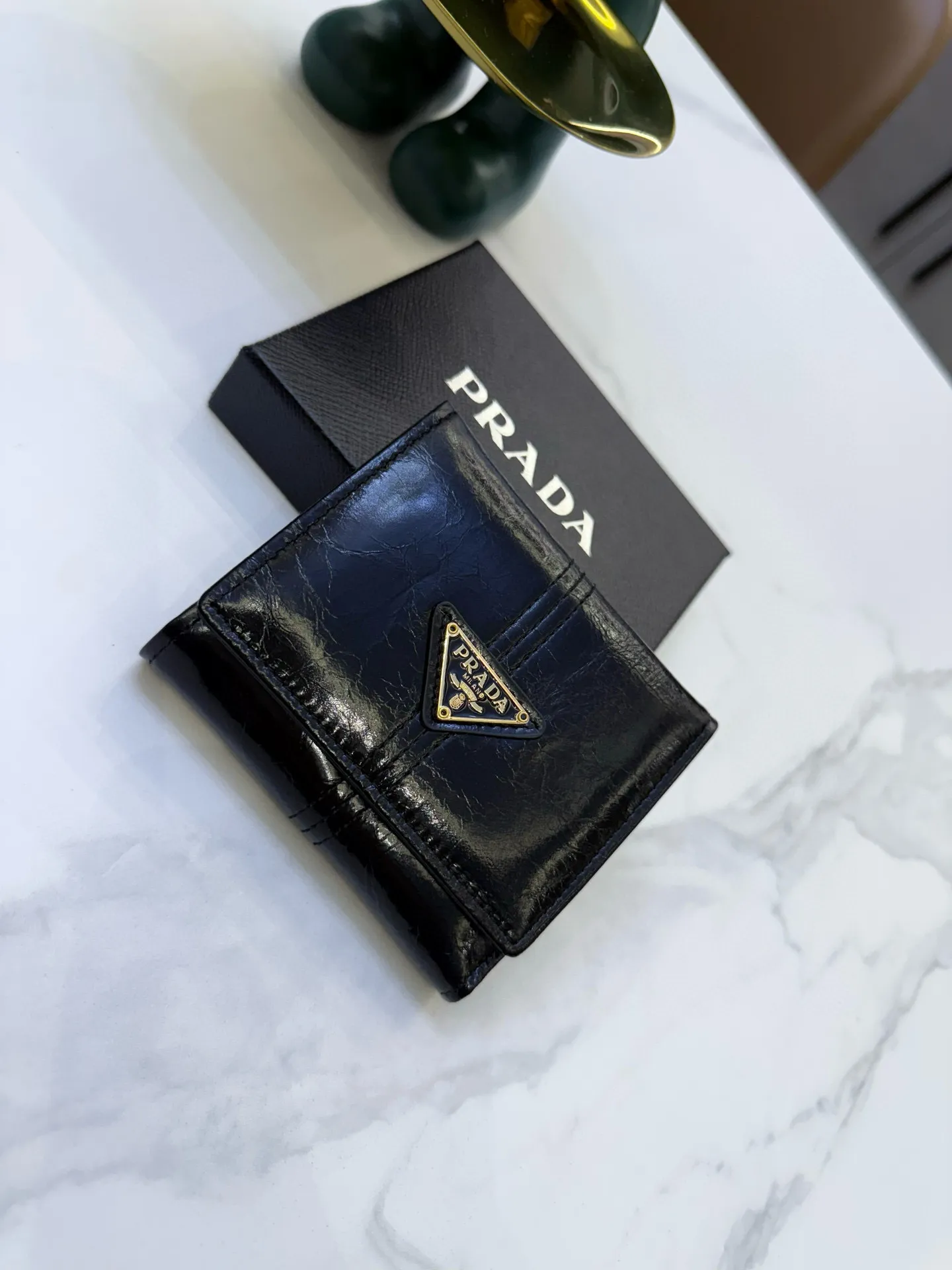 📢📢📢p85 普拉达专柜新款女士钱包 三折款 💕里外牛皮 原版质量做工 小身躯 大容量 👍 超级美哦