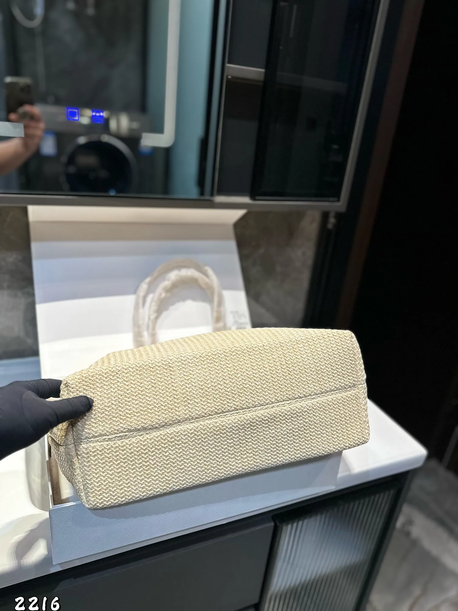 ❤️p135❤️ ✅新品推荐🔜高端货🔥Prada普拉达新款购物袋～托特包👍高端货！超大容量！各大明星追捧的爆款～棕榈叶和牛皮编织而成‼️采用最好的五金配件！经典logo！（size：39*29*16 上口49）