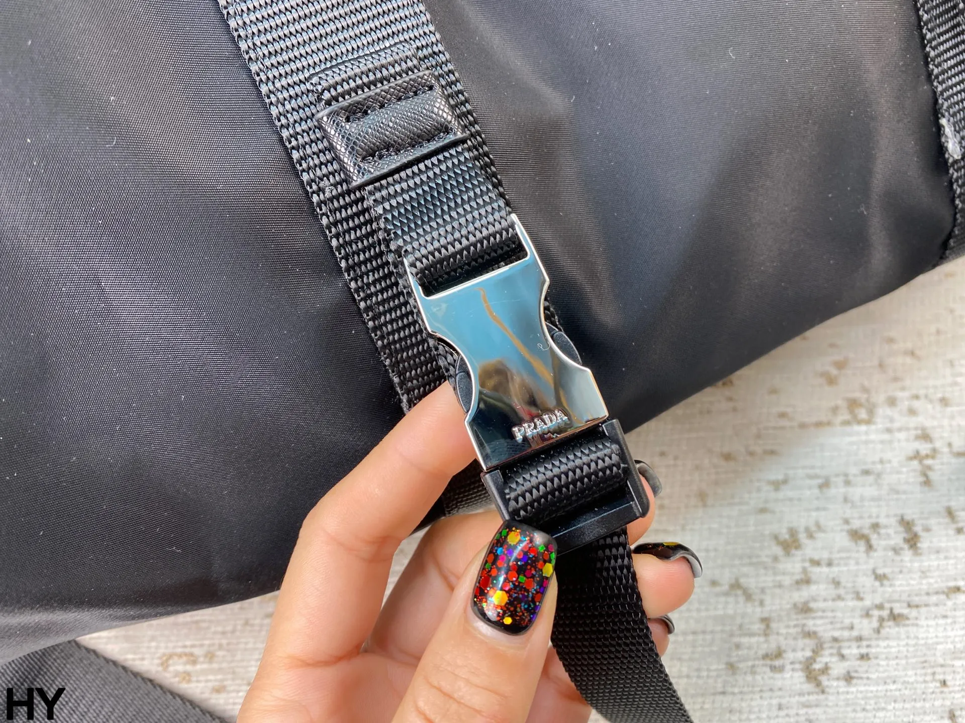 p165 无盒🎁 Prada旅行袋 男女同款 经典尼龙质地便携自重轻 去健身或者旅行都非常适用！尺寸：底50*宽24*高24