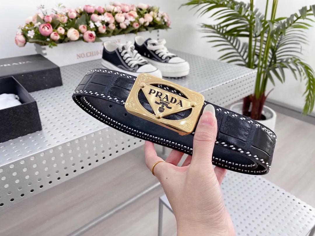 P220❤ 普拉达 进口原版皮❤❤鳄鱼🐊肚 双面可用[强]牛逼质量[呲牙]独一无二复制.搭配不同风格 精钢扣电镀 不褪色💎💎明星大咖追捧的典范😱带身宽度3.8厘米(附带原版包装)