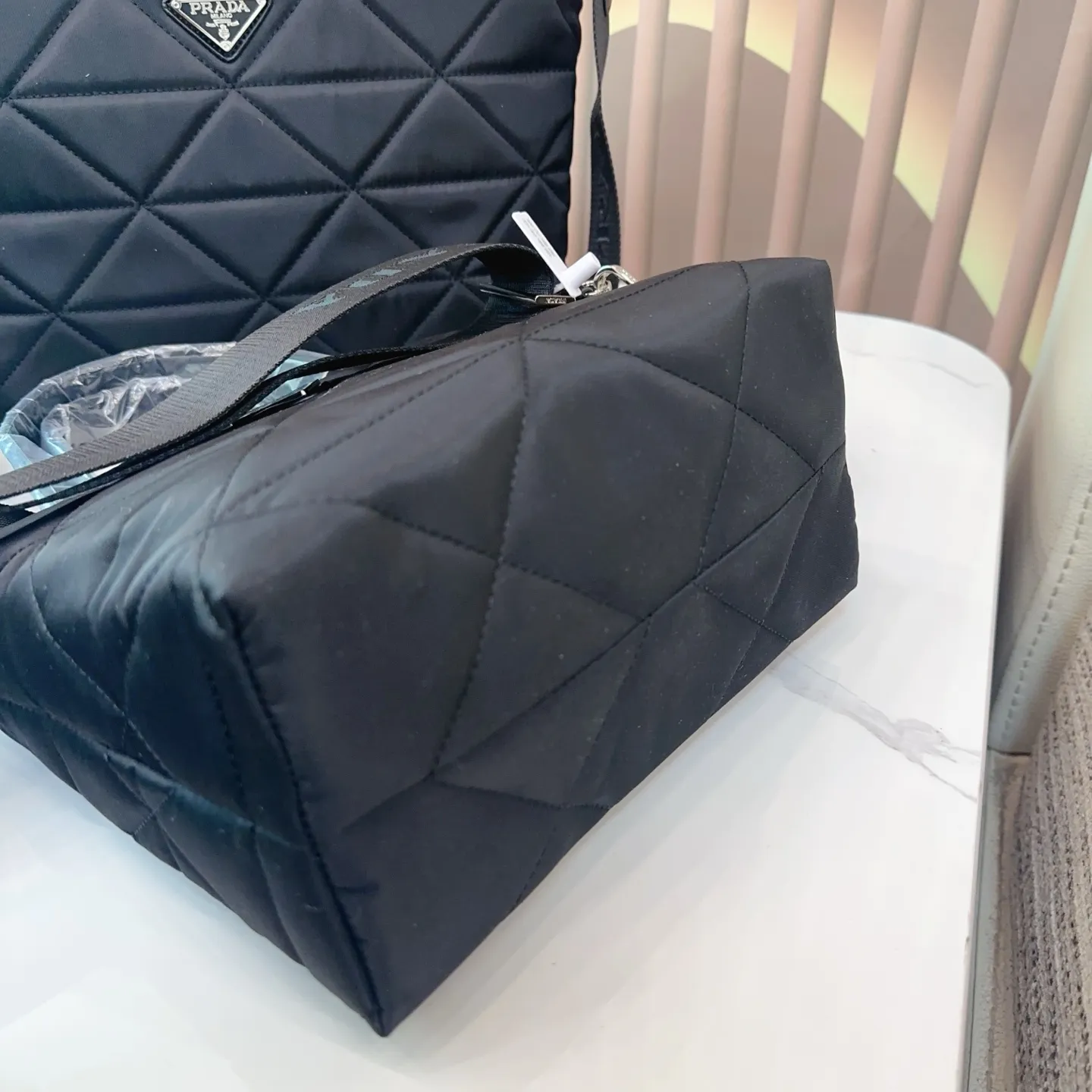 p120/p115 普拉达 PRADA 帆布菜篮子 质感爆棚的美 上身真的太太太有质感啦 日常逛街不要太吸晴 尺寸:32*13*20/23*12*19cm. bb