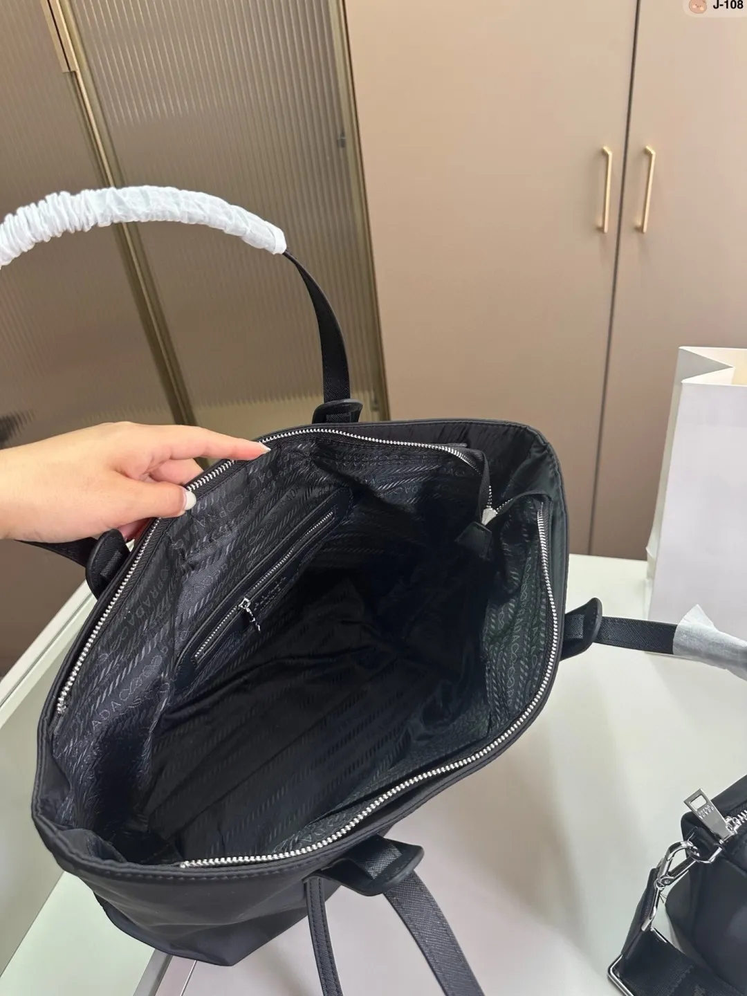 💰p135 J-108尺寸33&times;21 普拉达购物袋 二合一 可盐可甜极致美感 时尚百搭上身可爱且魅力