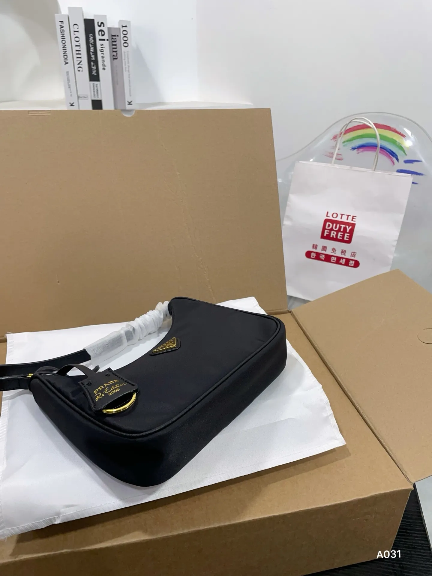 👑💰90配盒 普拉达Prada腋下包 复古优雅 满满的高级感 大小适中 容量感人031 休闲正装皆可轻松驾驭 尺寸22 12
