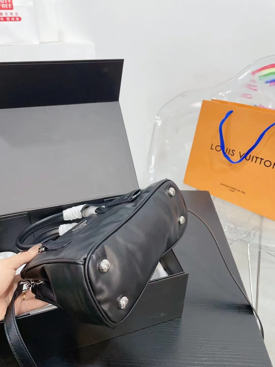 👑💰p175折叠盒 普拉达杀手 皮质材质耐造耐磨 设计简约 包身轻便 日常造不心疼万年长青款 上身酷！时髦！ 尺寸：21.9.15