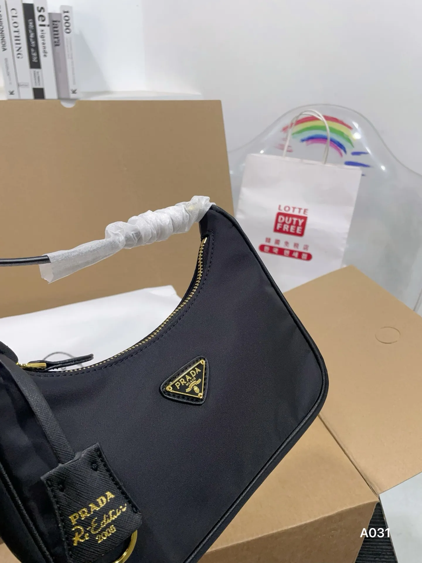 👑💰90配盒 普拉达Prada腋下包 复古优雅 满满的高级感 大小适中 容量感人031 休闲正装皆可轻松驾驭 尺寸22 12