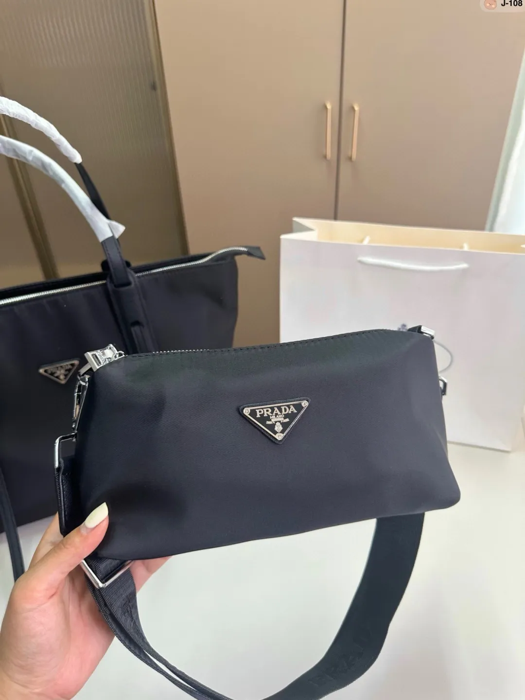 💰p135 J-108尺寸33&times;21 普拉达购物袋 二合一 可盐可甜极致美感 时尚百搭上身可爱且魅力