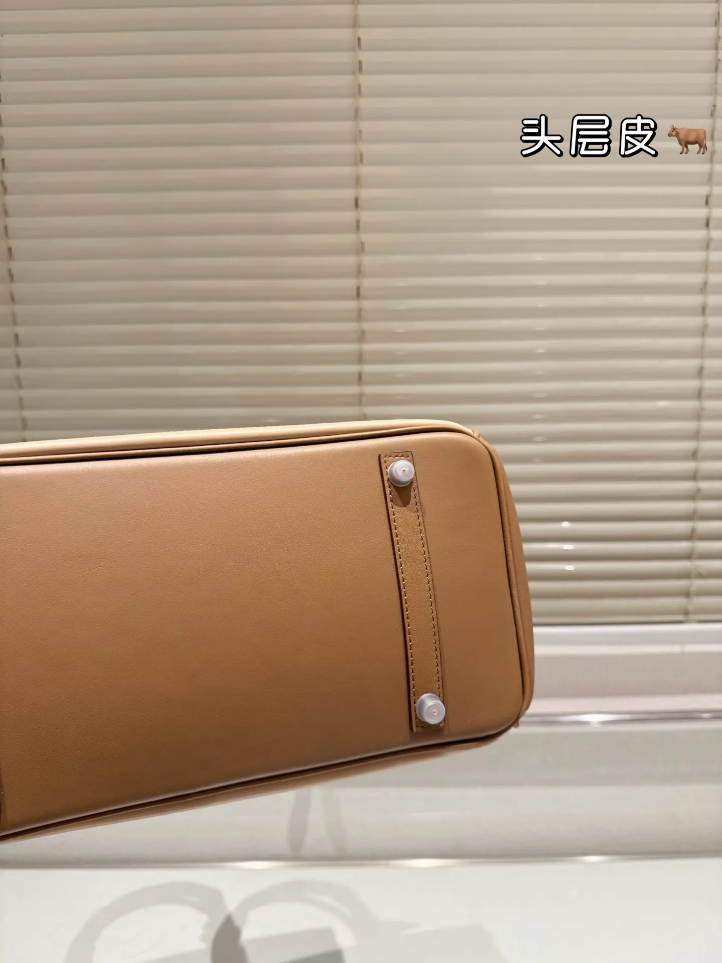 顶级原单 纯牛皮 P360 Hermes 爱马仕|Birkin 30 铂金包 独家经典火爆出货 纯皮 里外纯皮!集万千宠爱与一身 爱马仕·birkin铂金包 专柜万年不下架 原厂激光五金 各路时尚主播/网红/明星不离手 气质女神爱不释手必备法宝 各种百搭 处处体现时尚品味 畅销多年 新版本新工艺 选材结实有型且皮质超软 里外全皮 油边/走线/五金媲美专柜 注目精湛工艺 感受工匠神韵 品质如图 市场最高版本 随意出入专柜无压力 女神包抓紧购 阳光下颜色偏浅 室内光线暗会深一些 这是常识哦 尺寸:30cm