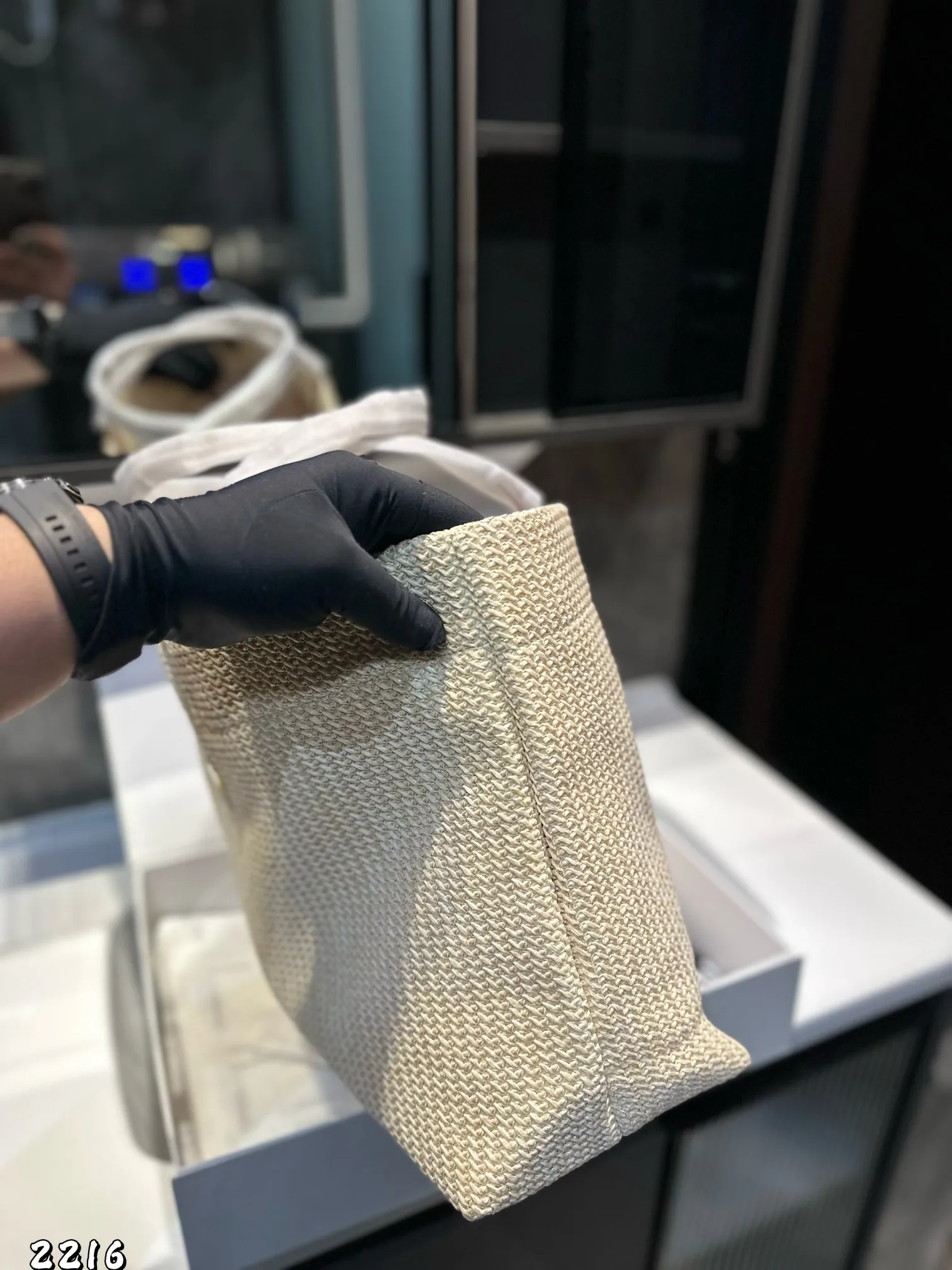 ❤️p135❤️ ✅新品推荐🔜高端货🔥Prada普拉达新款购物袋～托特包👍高端货！超大容量！各大明星追捧的爆款～棕榈叶和牛皮编织而成‼️采用最好的五金配件！经典logo！（size：39*29*16 上口49）