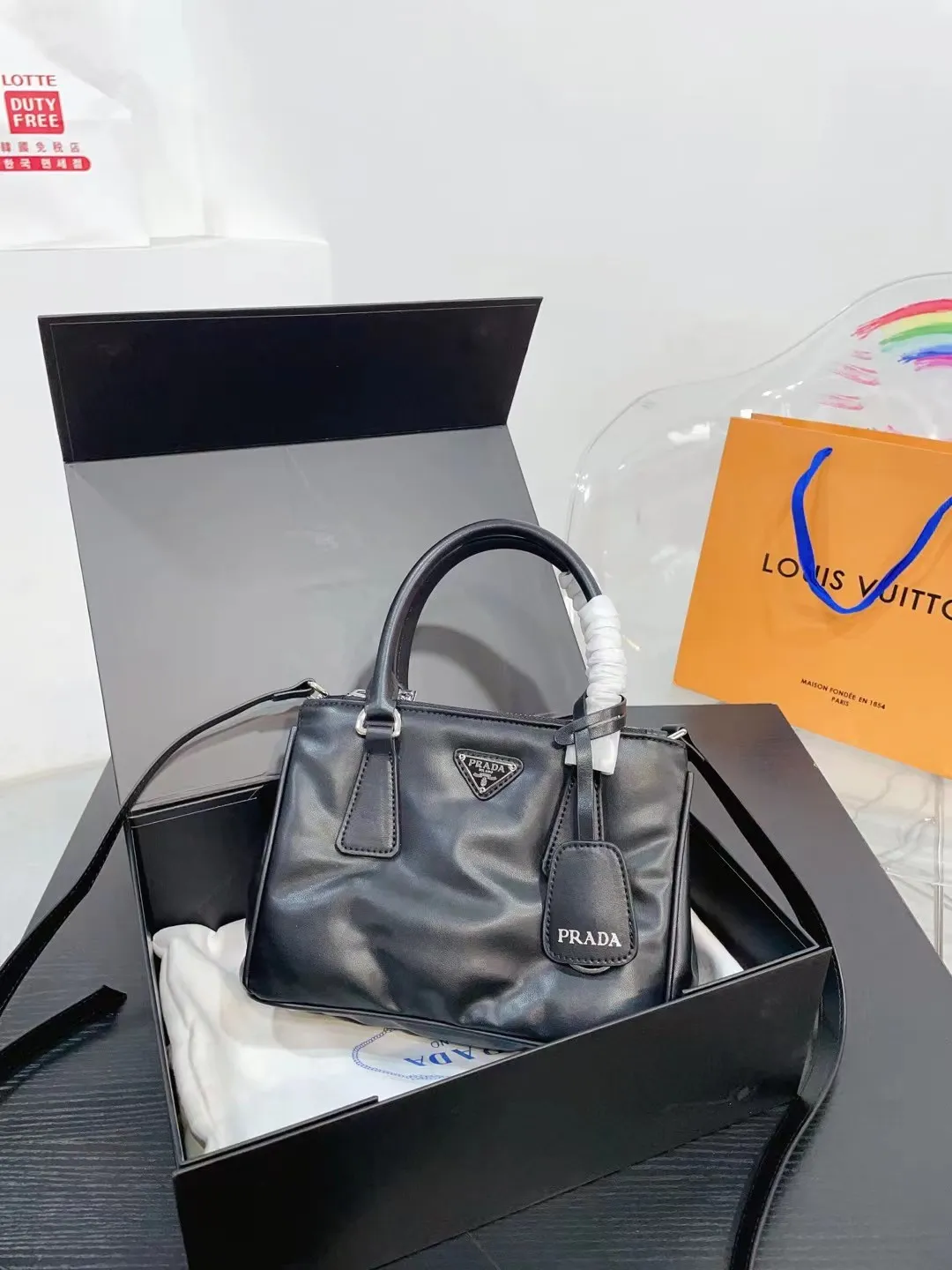 👑💰p175折叠盒 普拉达杀手 皮质材质耐造耐磨 设计简约 包身轻便 日常造不心疼万年长青款 上身酷!时髦! 尺寸:21.9.15