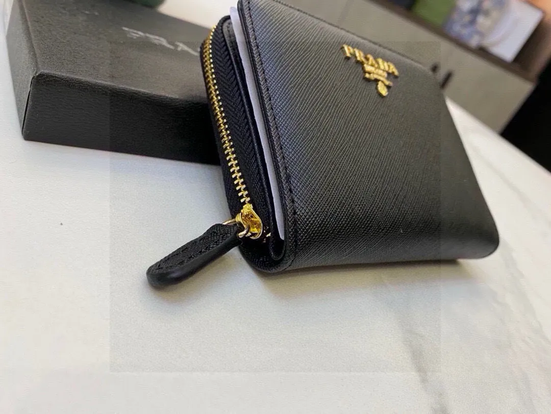 📢📢📢p90 8040 普拉达专柜最新款小钱包 💕原版牛皮 完美内阁 卡包钱包多功能 👍