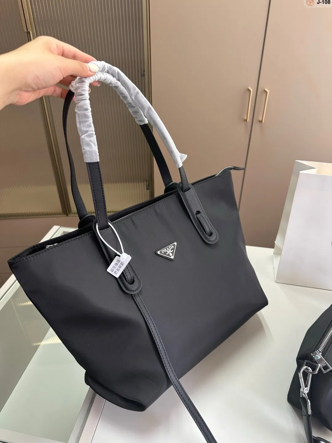 💰p135 J-108尺寸33×21 普拉达购物袋 二合一 可盐可甜极致美感 时尚百搭上身可爱且魅力