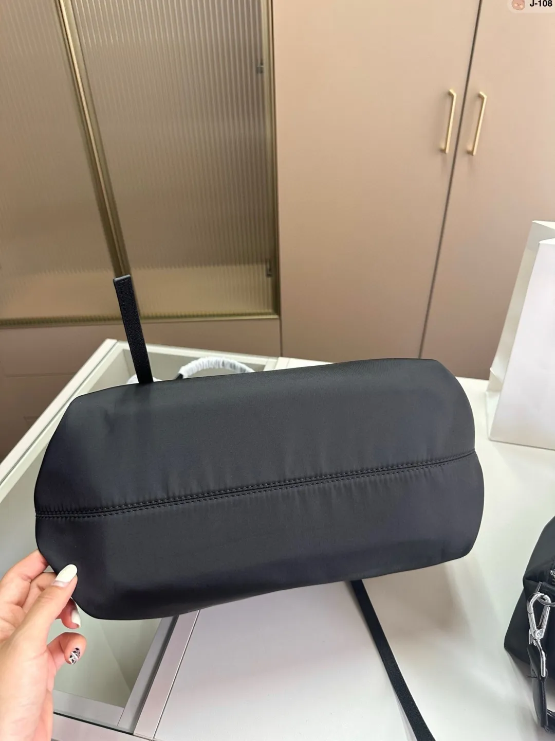 💰p135 J-108尺寸33×21 普拉达购物袋 二合一 可盐可甜极致美感 时尚百搭上身可爱且魅力