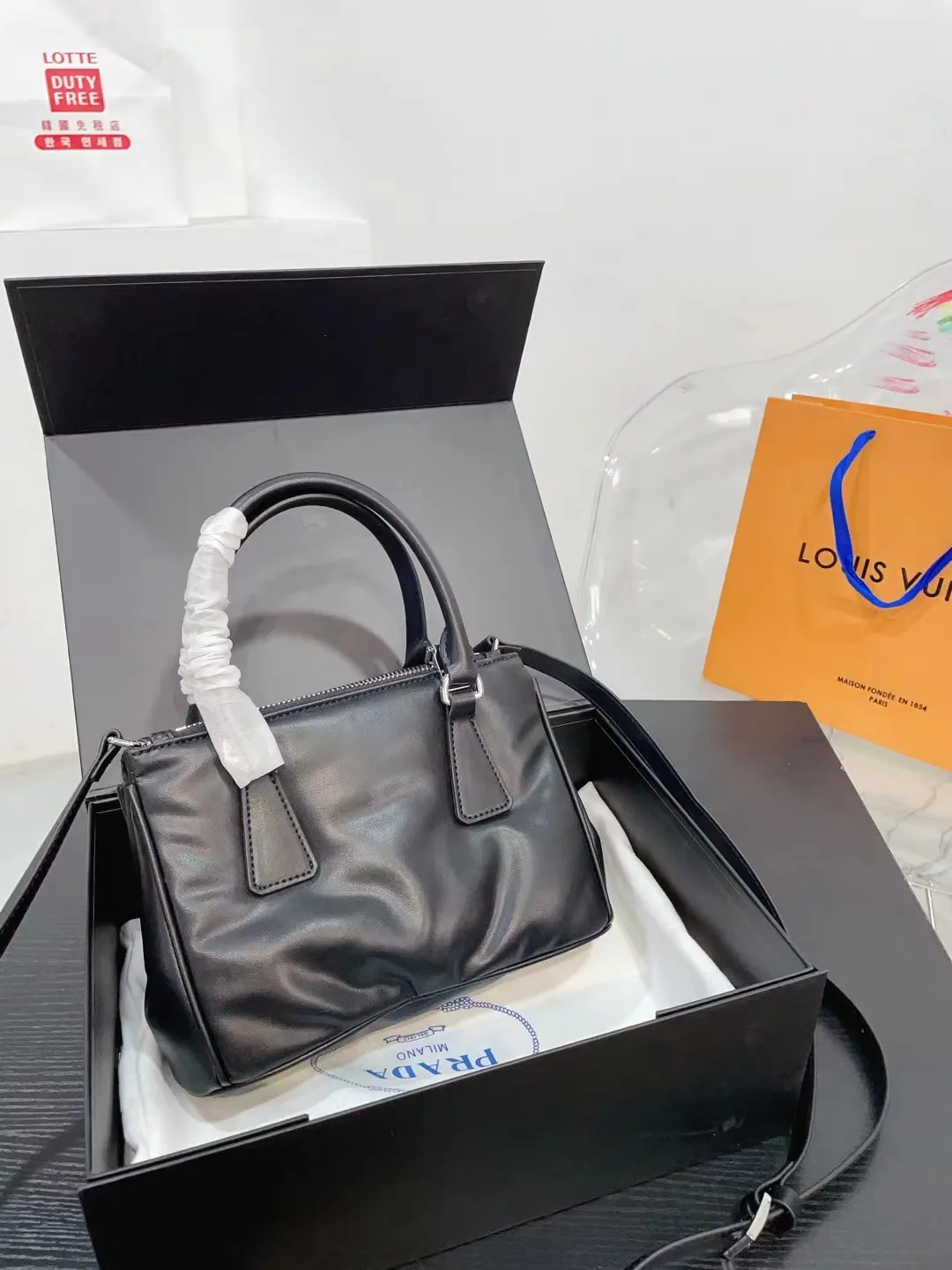 👑💰p175折叠盒 普拉达杀手 皮质材质耐造耐磨 设计简约 包身轻便 日常造不心疼万年长青款 上身酷!时髦! 尺寸:21.9.15