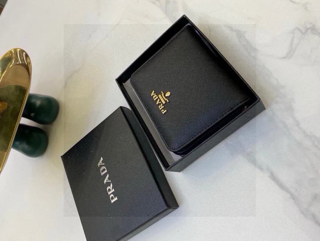 📢📢📢p90 8040 普拉达专柜最新款小钱包 💕原版牛皮 完美内阁 卡包钱包多功能 👍