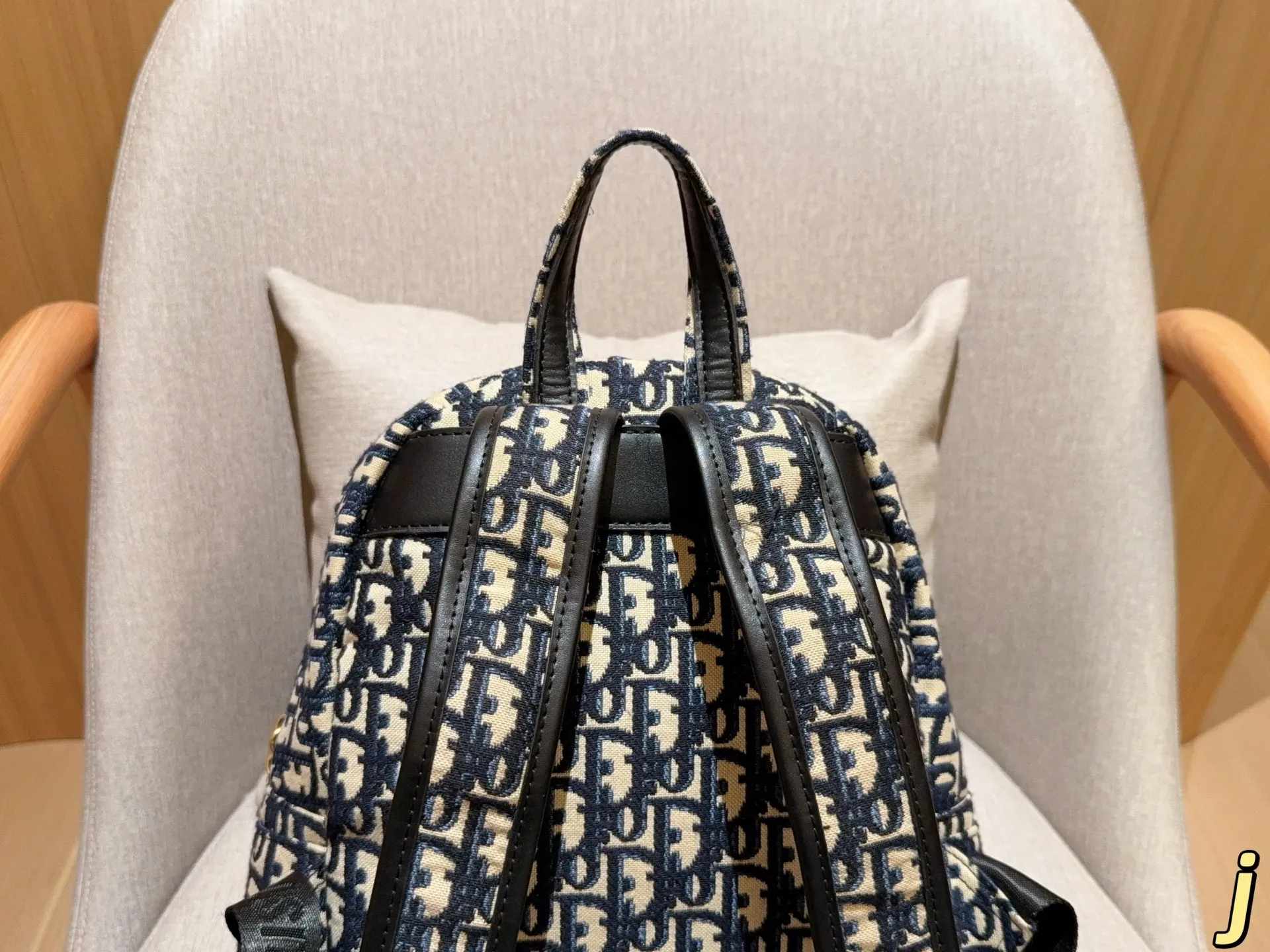 💰150 迪奥dior 布料双肩包双肩背包 尺寸26&times;30&times;12