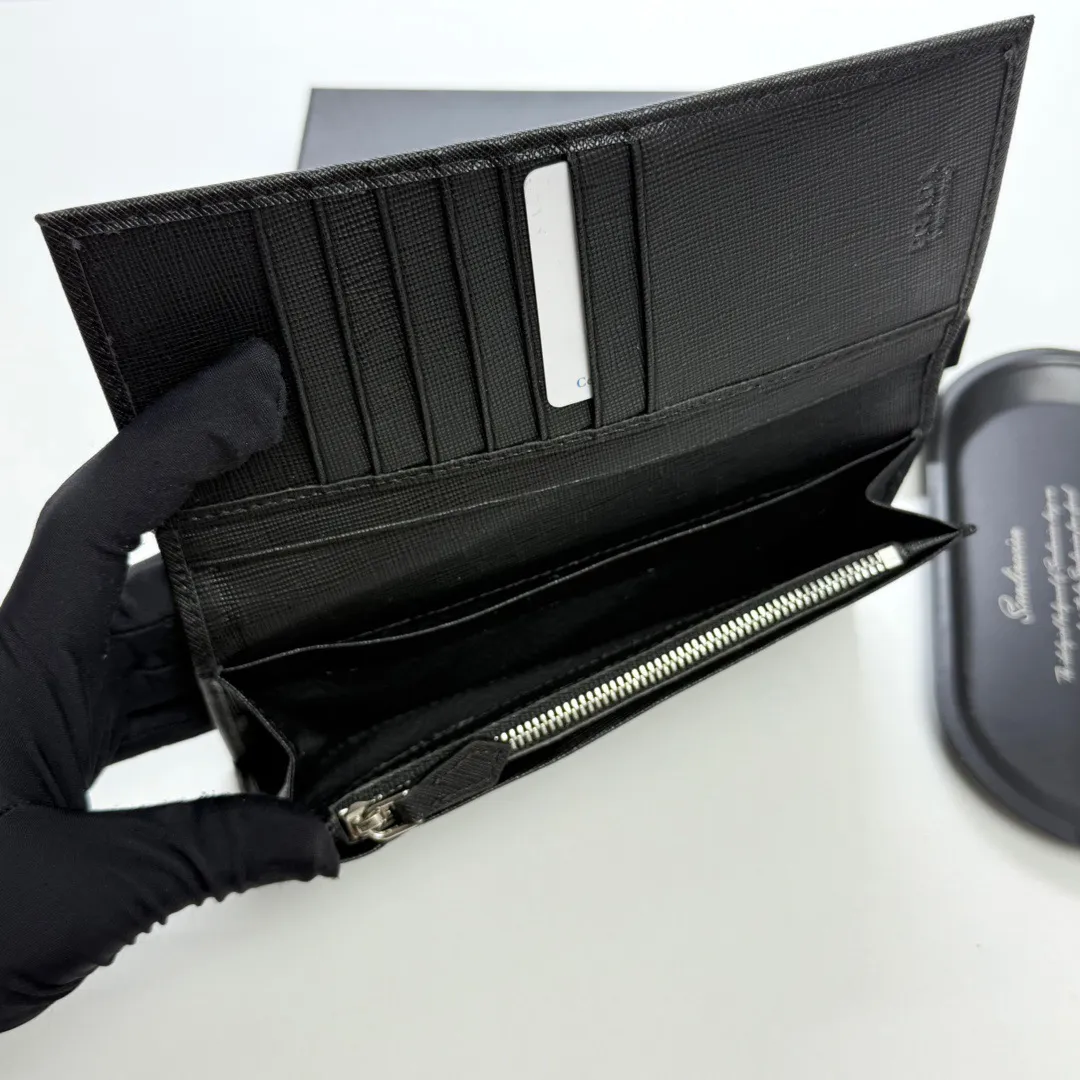 短p75长p85🎀🎀颜色 黑色 🎀尺寸长19x10 短12x10🎀普拉达🔥专柜款🔥十字纹长短款对折👍一比一进口牛皮手感无敌💕简约大气必备💕