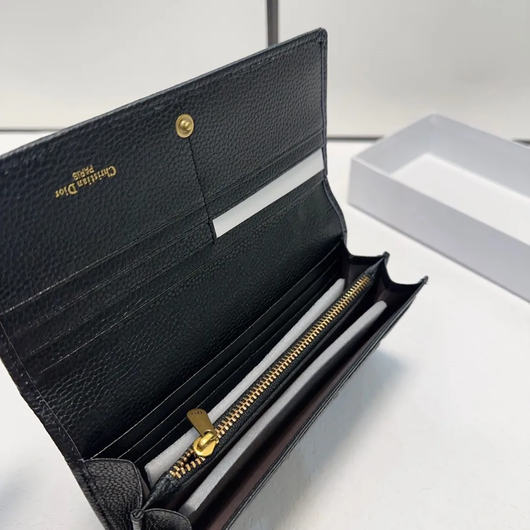 P95🎀🎀颜色 黑🎀尺寸 19x10🎀迪奥👏时尚钱包 🎃🎃头层牛皮压花🐂内阁超丰富👍女士专属🔥现货