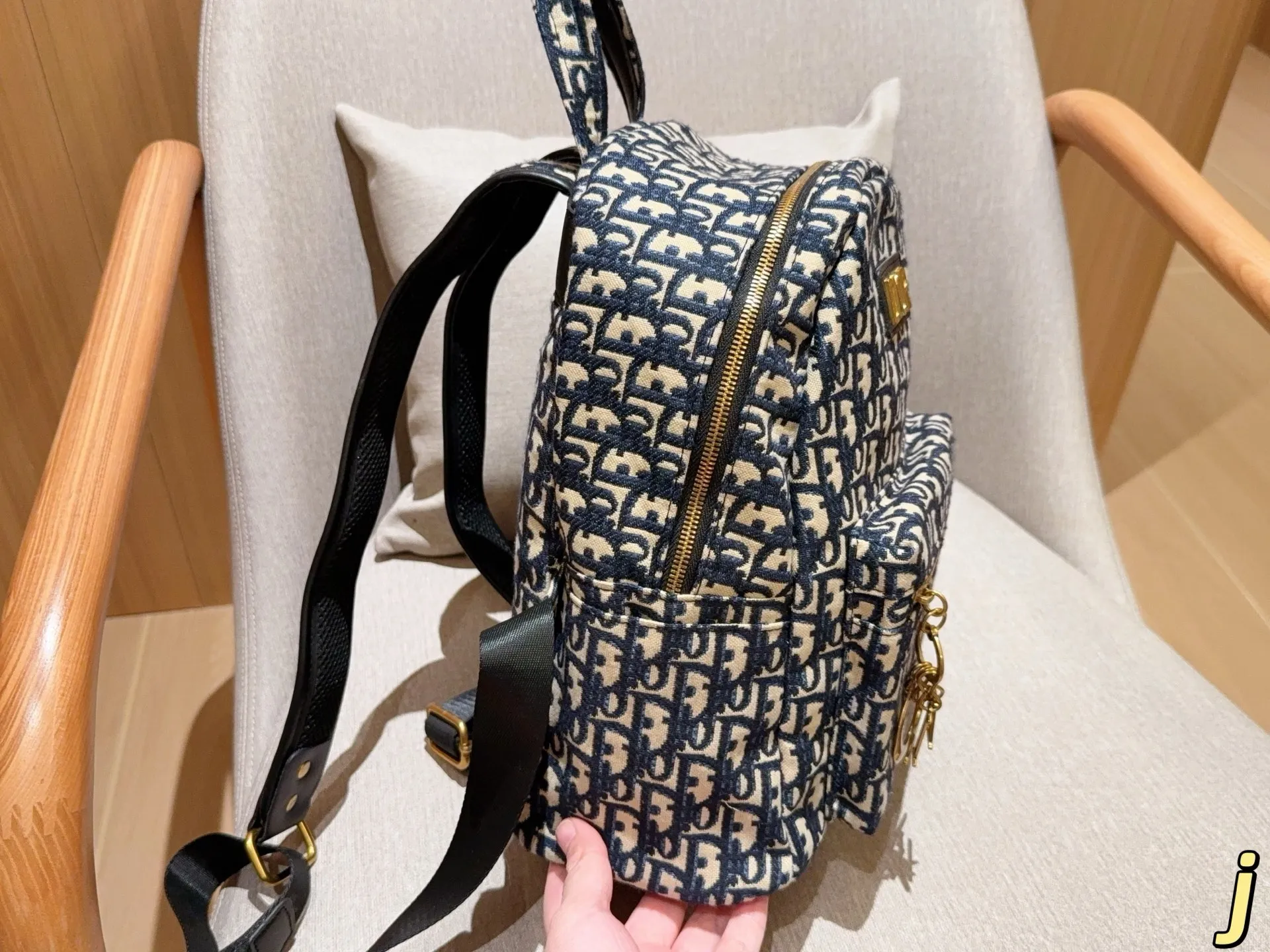 💰150 迪奥dior 布料双肩包双肩背包 尺寸26×30×12