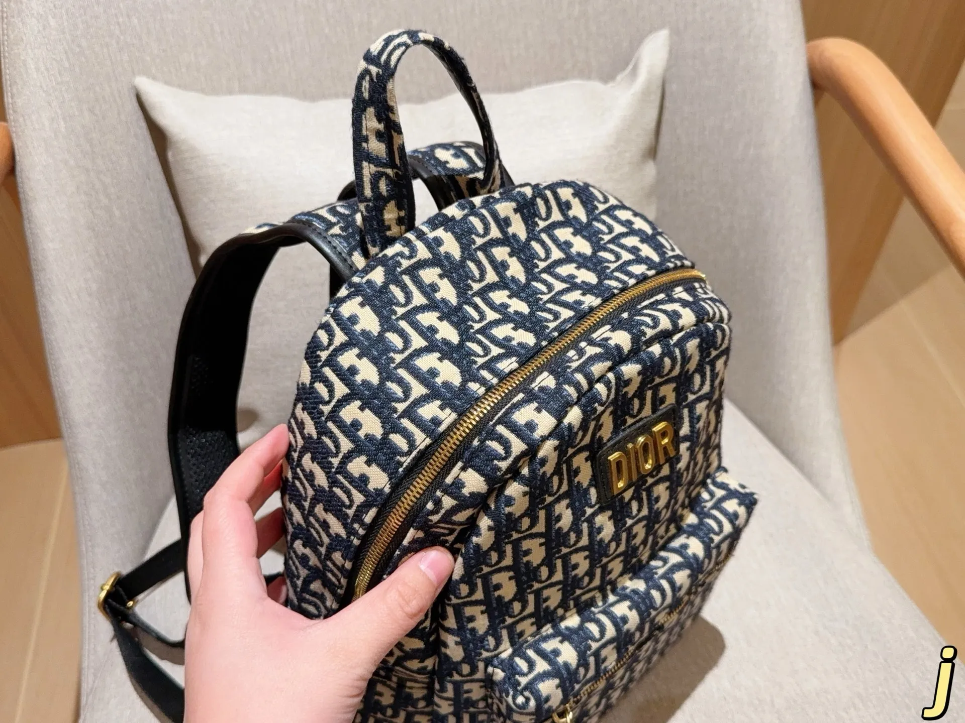 💰150 迪奥dior 布料双肩包双肩背包 尺寸26×30×12