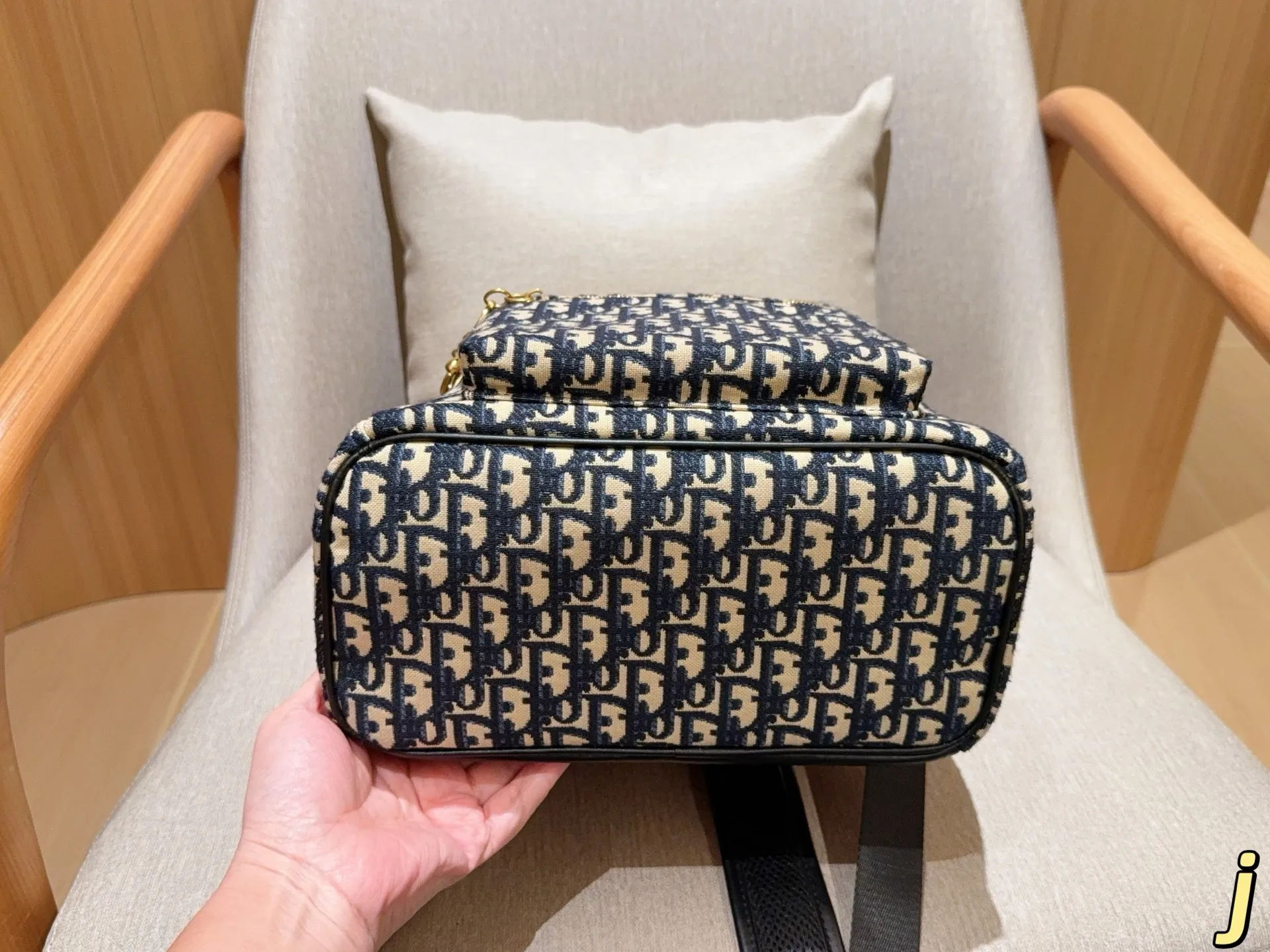 💰150 迪奥dior 布料双肩包双肩背包 尺寸26&times;30&times;12