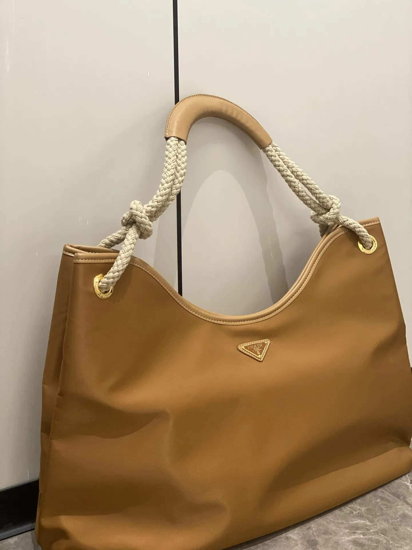 💰228包邮 P家新款尼龙托特包 𝟏𝐁𝐂𝟐𝟒𝟒 大购物袋 𝟒𝟖.𝟑𝟗.𝟏𝟒𝐜𝐦