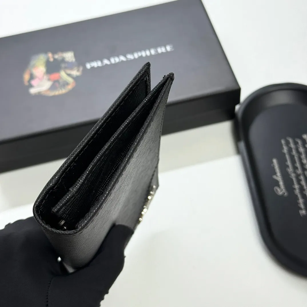 短p75长p85🎀🎀颜色 黑色 🎀尺寸长19x10 短12x10🎀普拉达🔥专柜款🔥十字纹长短款对折👍一比一进口牛皮手感无敌💕简约大气必备💕