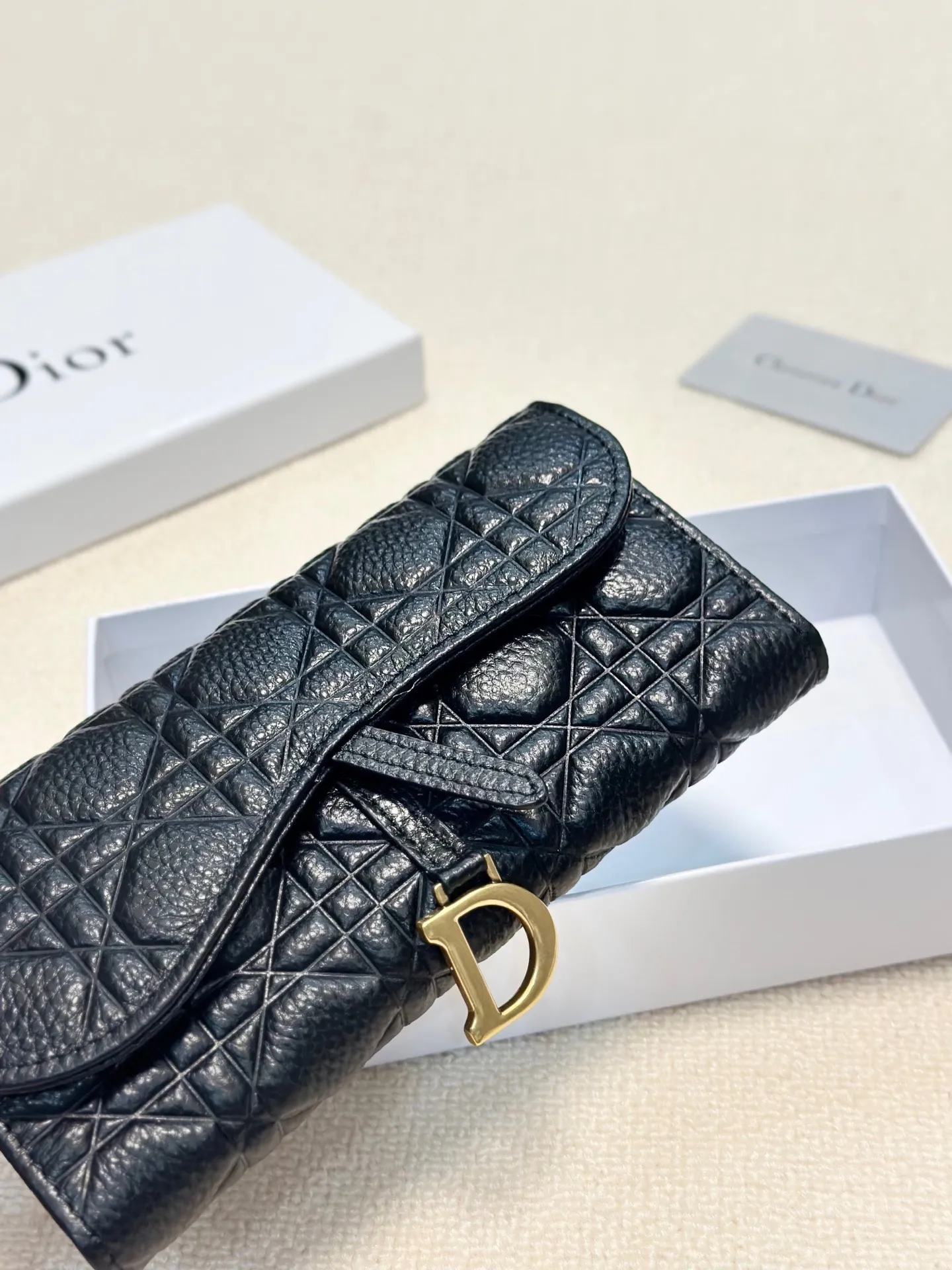 P95🎀🎀颜色 黑🎀尺寸 19x10🎀迪奥👏时尚钱包 🎃🎃头层牛皮压花🐂内阁超丰富👍女士专属🔥现货
