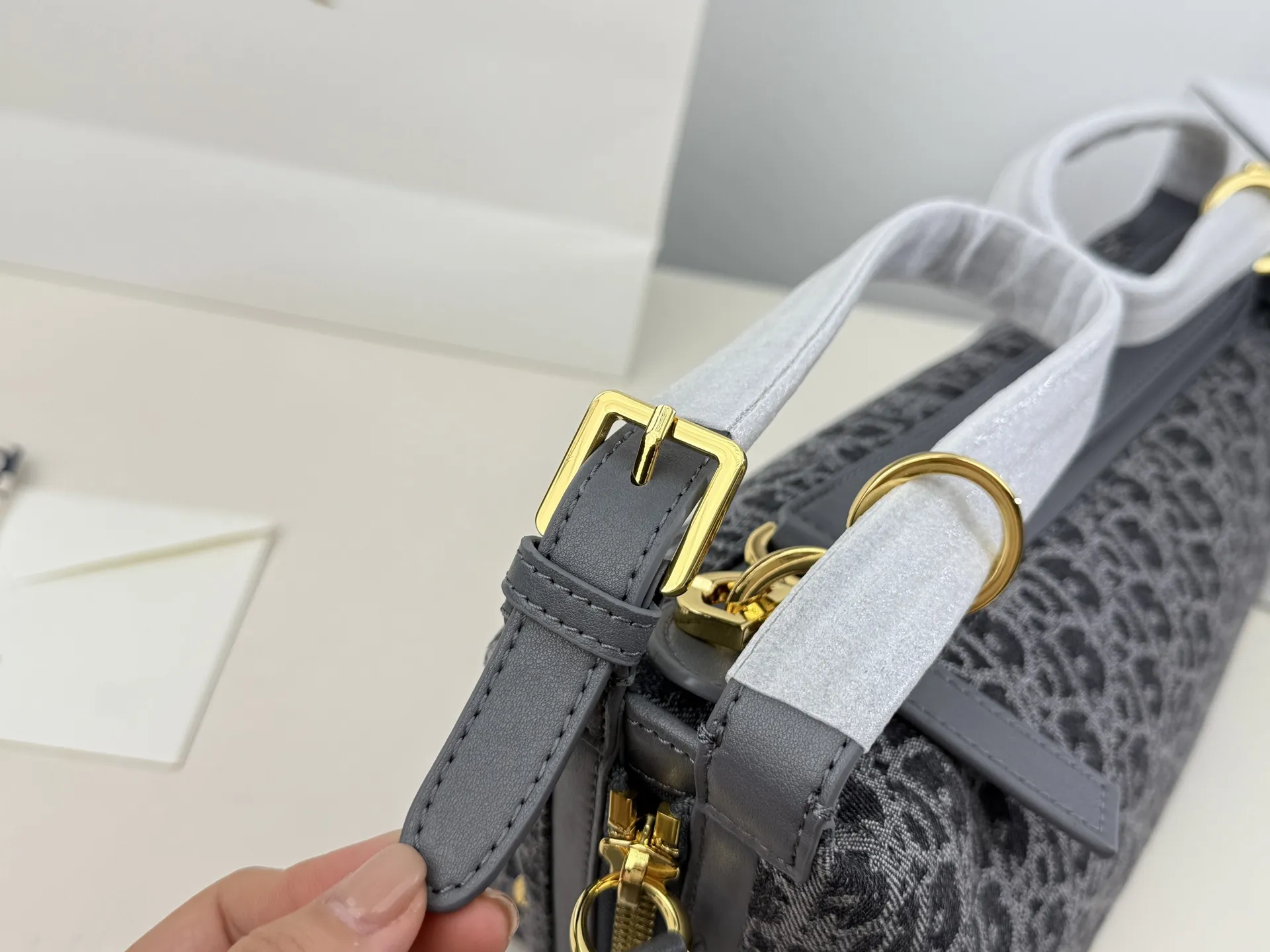 (折叠盒⚠️)p230 帆布牛皮 迪奥 新品抢先看hobo 谁能顶得住 超绝松弛感hob包型 新款D-Journey率性优雅 size:28*13cm