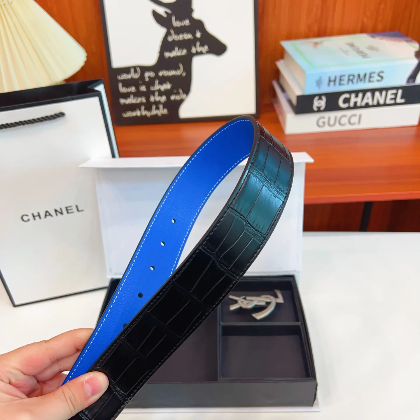 🚹🚹P125💎迪奥➕YSL 🔥双品牌🔥双扣版 1⃣带2⃣扣 正版开模 此款腰带双面采用原厂牛皮带身，2️⃣品牌 精密电镀标志性五金搭扣 对版专柜。3.8cm【如需木盒➕40】