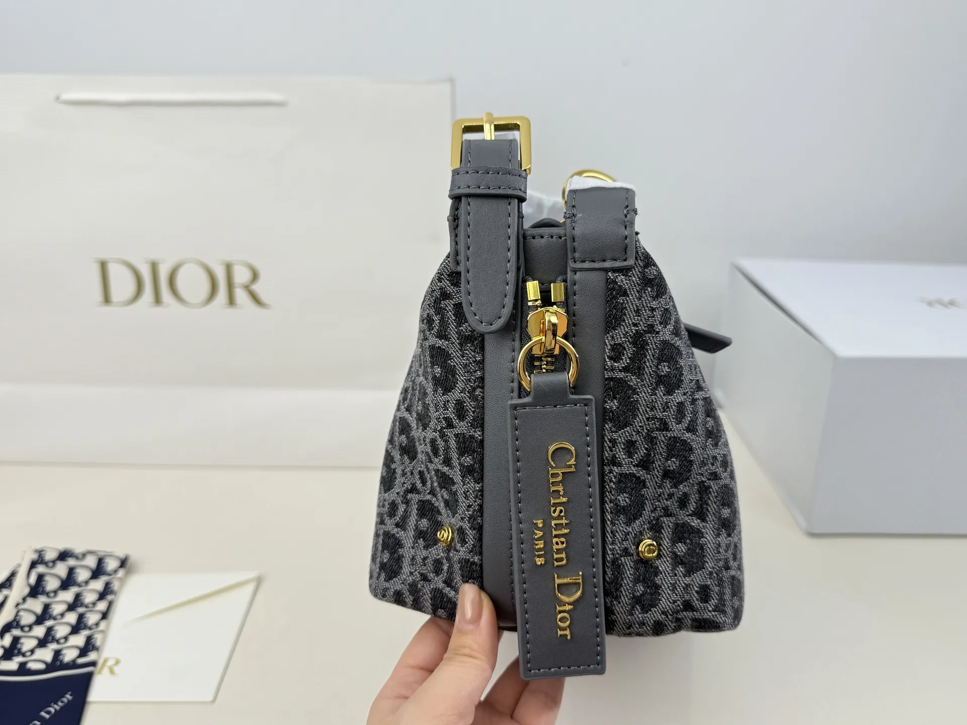 (折叠盒⚠️)p230 帆布牛皮 迪奥 新品抢先看hobo 谁能顶得住 超绝松弛感hob包型 新款D-Journey率性优雅 size:28*13cm