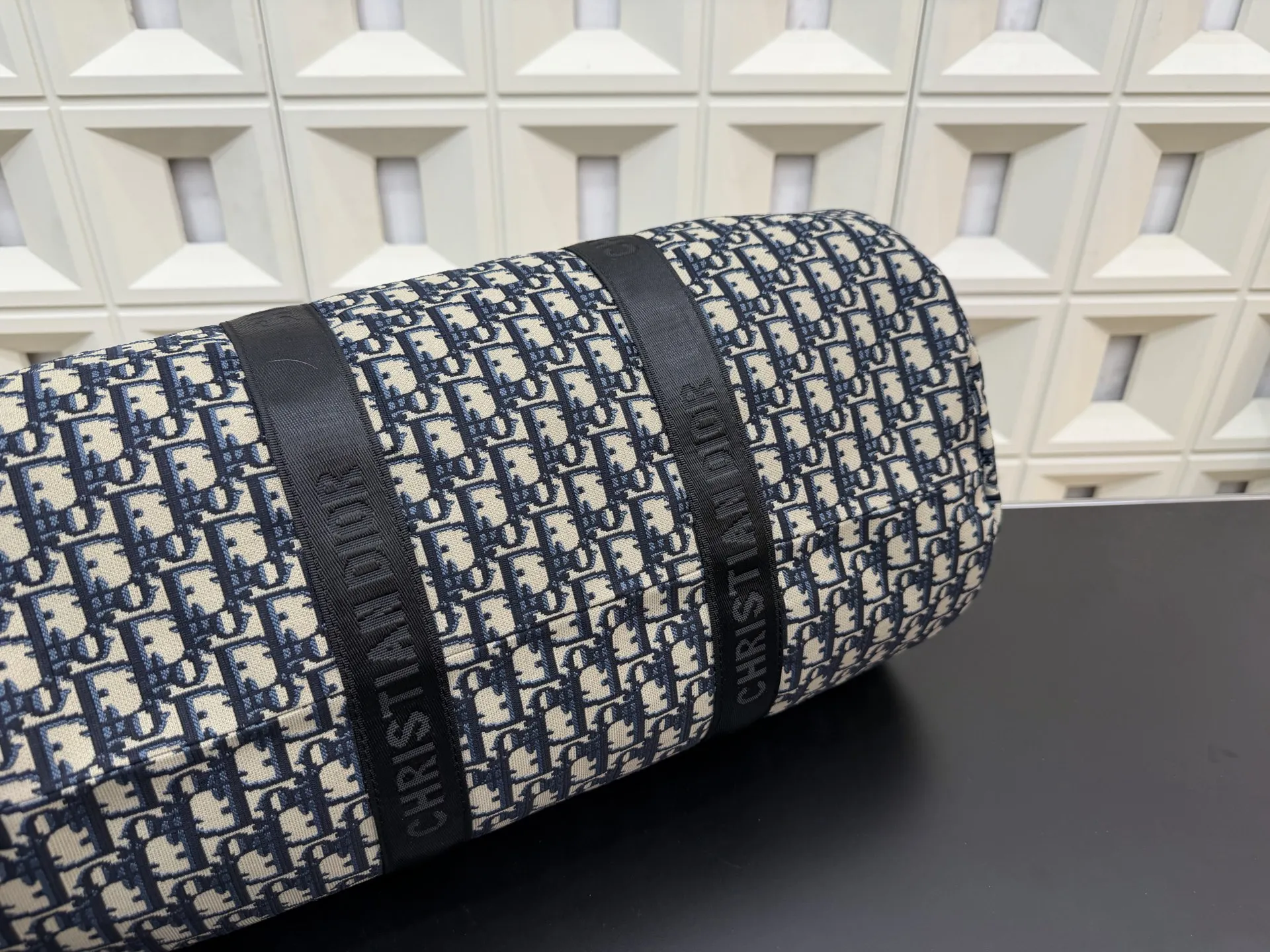 P145 DIOR 迪奥 牛仔布刺绣旅行袋 机场包 手提包 原厂面料🐂材质 电镀五金 休闲百搭 高端货 配送防尘袋 28 x 50 cm