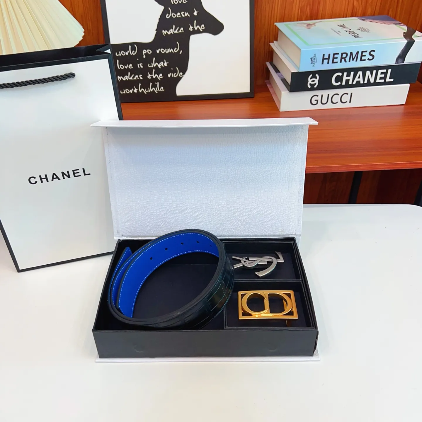 🚹🚹P125💎迪奥➕YSL 🔥双品牌🔥双扣版 1⃣带2⃣扣 正版开模 此款腰带双面采用原厂牛皮带身,2️⃣品牌 精密电镀标志性五金搭扣 对版专柜。3.8cm【如需木盒➕40】