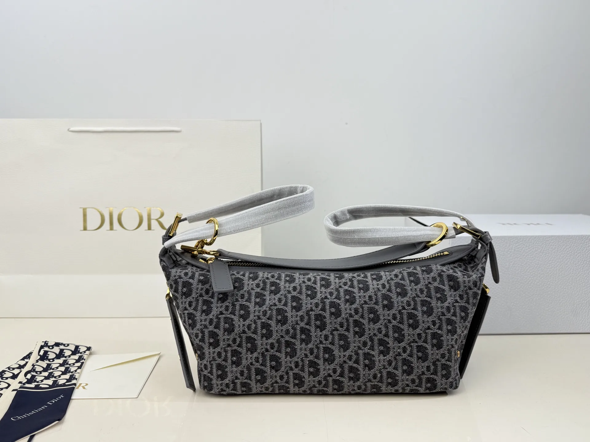 （折叠盒⚠️）p230 帆布牛皮 迪奥 新品抢先看hobo 谁能顶得住 超绝松弛感hob包型 新款D-Journey率性优雅 size：28*13cm