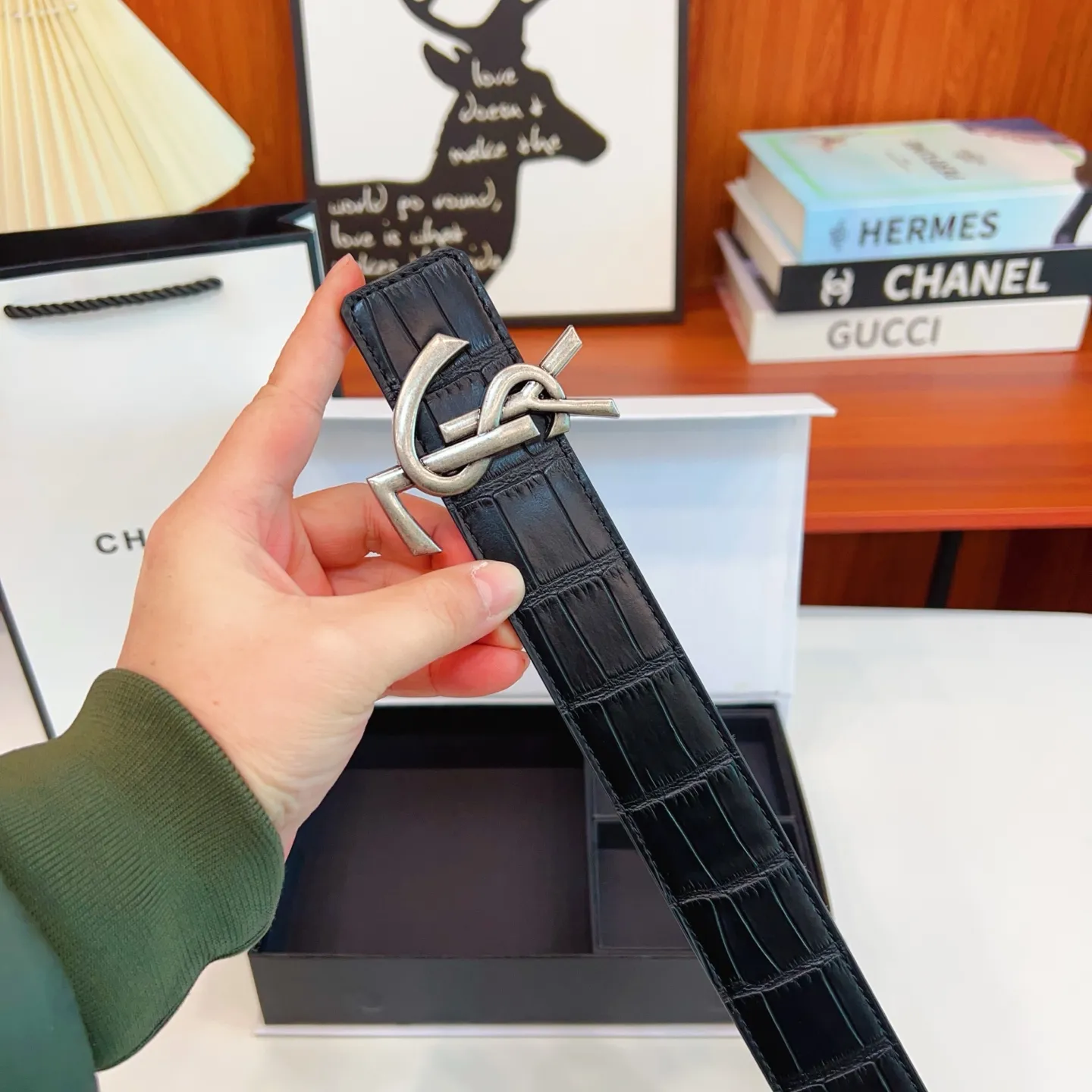 🚹🚹P125💎迪奥➕YSL 🔥双品牌🔥双扣版 1⃣带2⃣扣 正版开模 此款腰带双面采用原厂牛皮带身，2️⃣品牌 精密电镀标志性五金搭扣 对版专柜。3.8cm【如需木盒➕40】