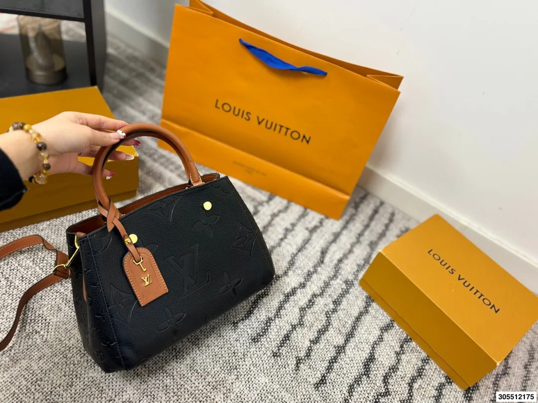 p135 LV压花蒙田包 经典版型 不过时 超大容量收纳 另配送长肩带 尺寸:30*20cm