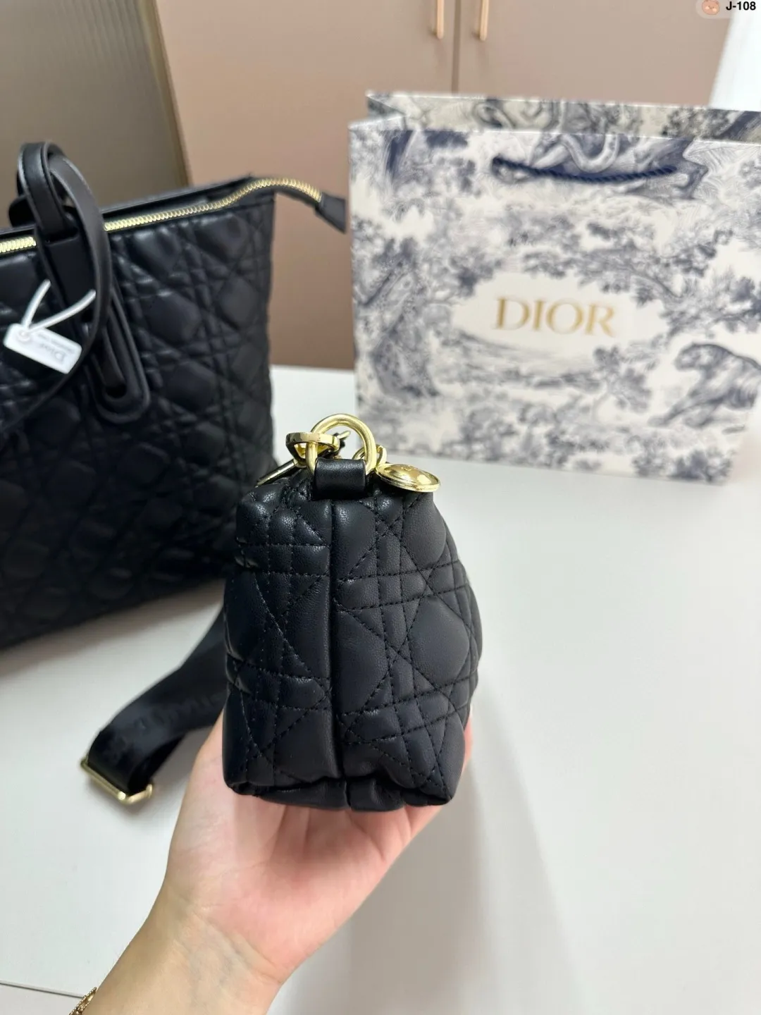 💰p135 J-108尺寸32×28 迪奥 Toujours购物袋 简直无法拒绝 超显气质 高级感十足 集美必入款
