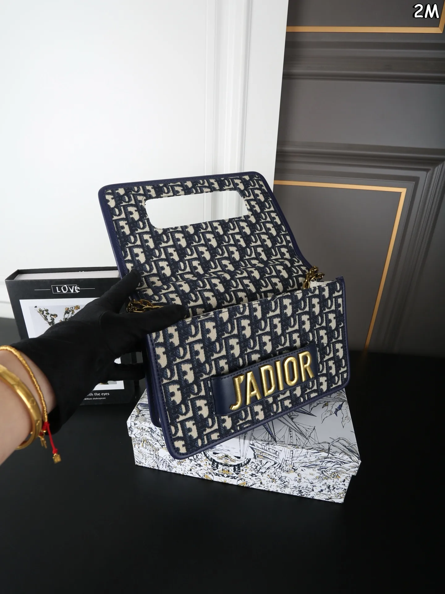 P115 天地盖 DIOR迪奥 Jadio 帆布 链条包 手包 蒙田包 Dior 还是辣么好看 Jadior还蛮好背的 链条也不勒肩膀 中性与lady的碰撞 一包两用Dior Jadio 尺寸：25&times;15